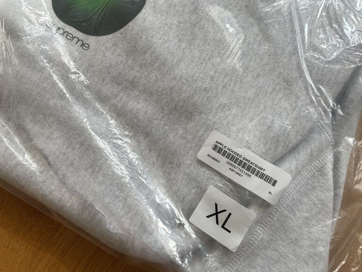 Supreme Supreme SS19 Apple Hooded Sweatshirt Size US XL / EU 56 / 4 - 3 Thumbnail