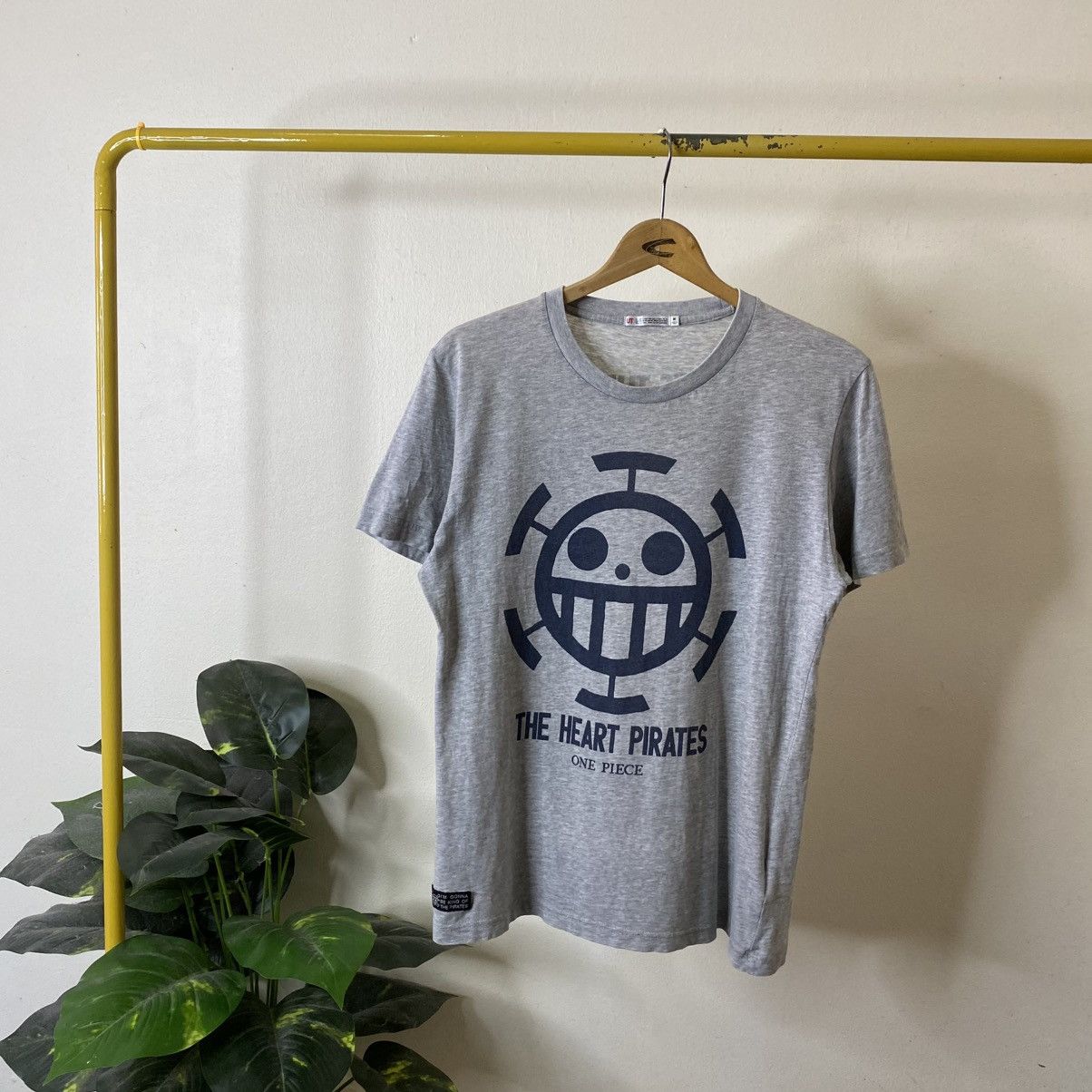 One Piece Uniqlo UT x One Piece Anime Manga Series Trafalgar Law Tee Size US M / EU 48-50 / 2 - 1 Thumbnail