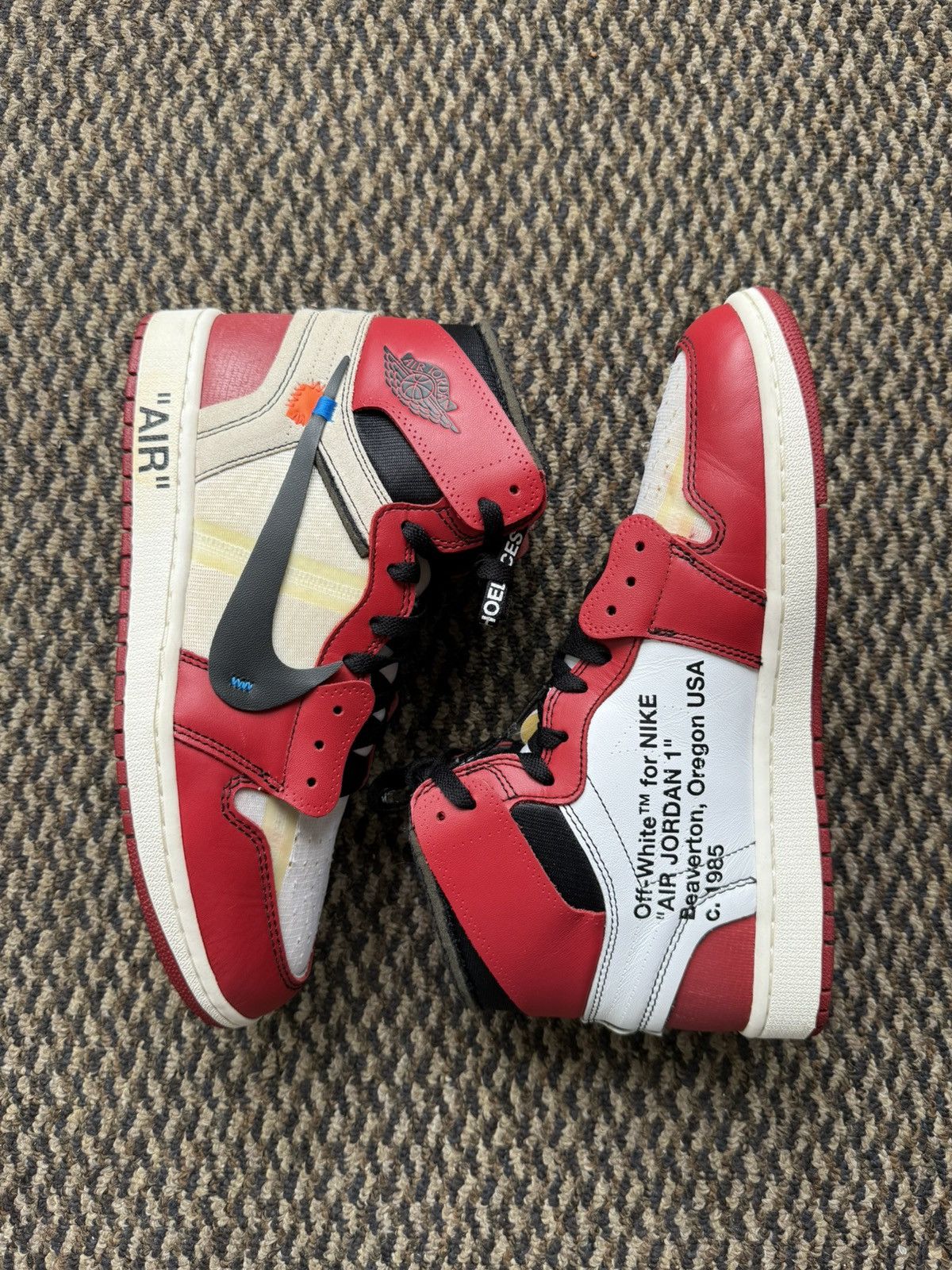 Jordan Brand × Off-White × Virgil Abloh Jordan 1 Retro OG High Off-White Chicago Size US 11 / EU 44 - 2 Thumbnail