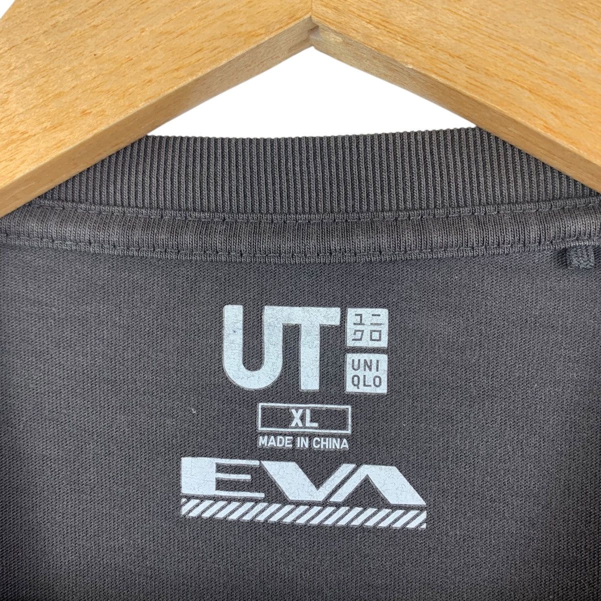 Anime × Japanese Brand × Uniqlo EVANGELION x UT neon genesis Anime tee Size US XL / EU 56 / 4 - 3 Thumbnail