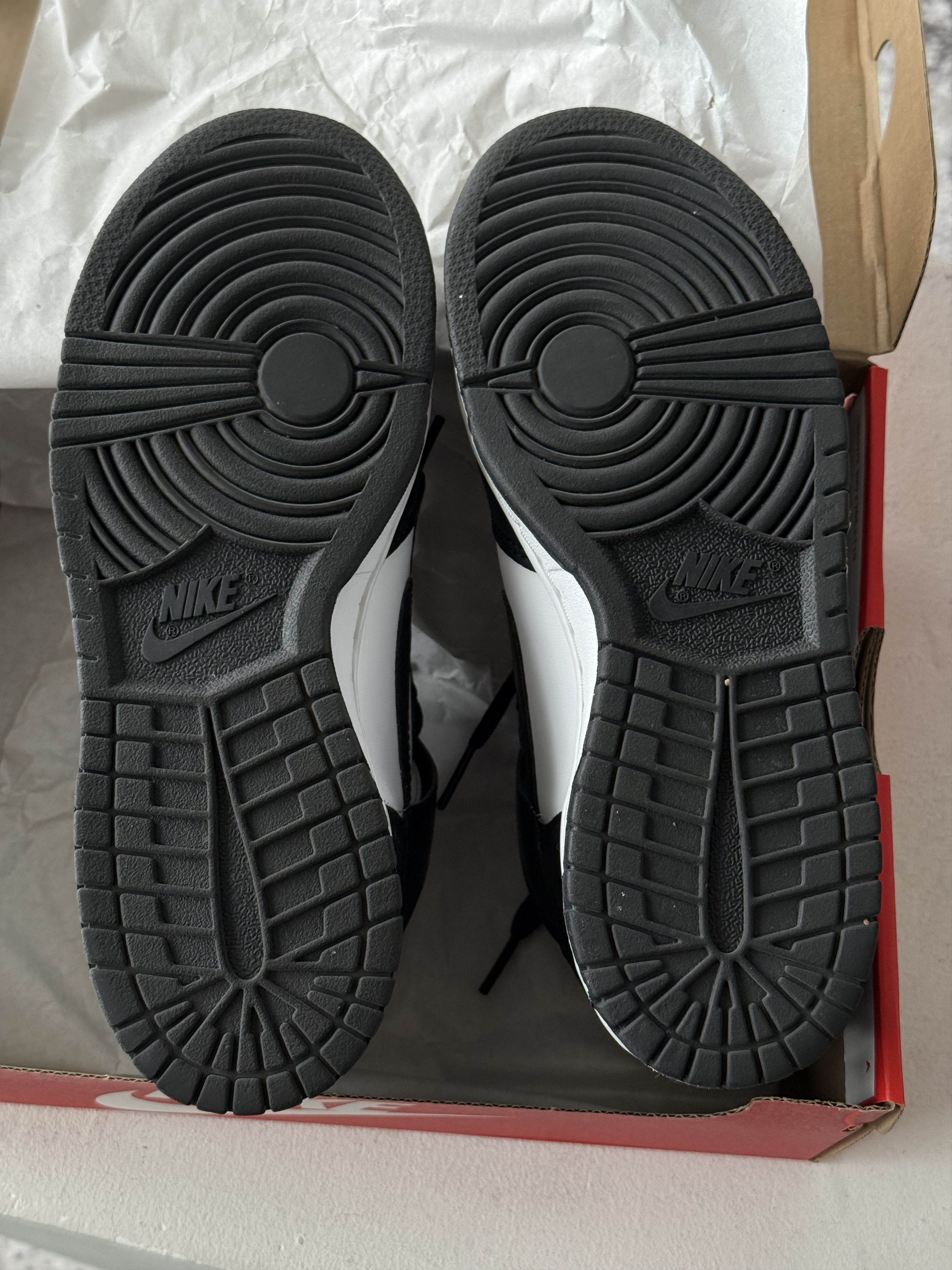 Nike Nike Dunk High GS Black White DB2179-103 size 6Y / wmn 7.5 Size US 7.5 / IT 37.5 - 7 Thumbnail