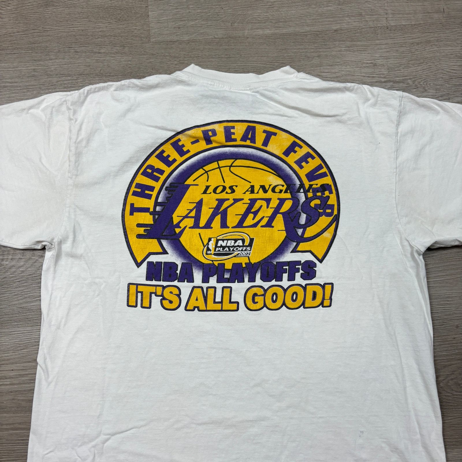 Delta × NBA × Vintage VTG Los Angeles Lakers Three Peat Fever 2002 Playoffs T XL Size US XL / EU 56 / 4 - 4 Thumbnail
