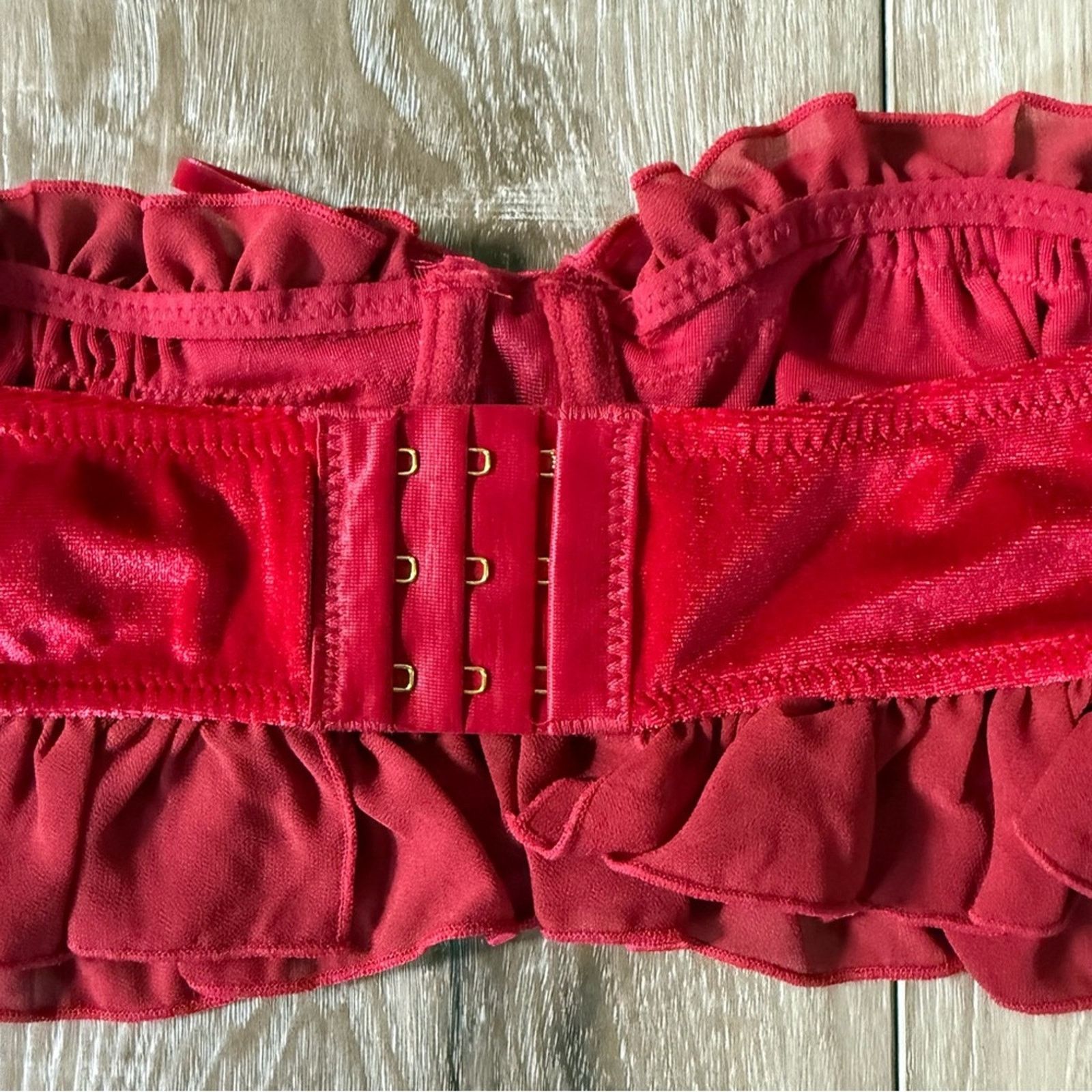 Urban Outfitters Urban Outfitters Out From Under Velvet & Ruffle Bra Top M Size M / US 6-8 / IT 42-44 - 6 Thumbnail