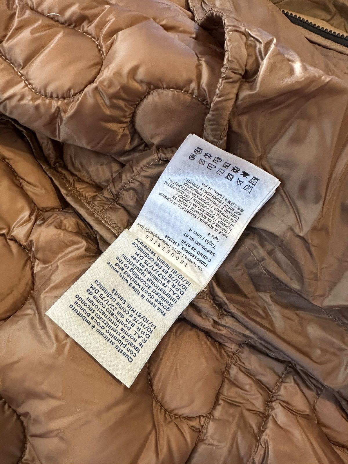 Moncler Genius × Salehe Bembury Moncler x Salehe Bembury Sierpinski Down Vest Size US XL / EU 56 / 4 - 7 Thumbnail
