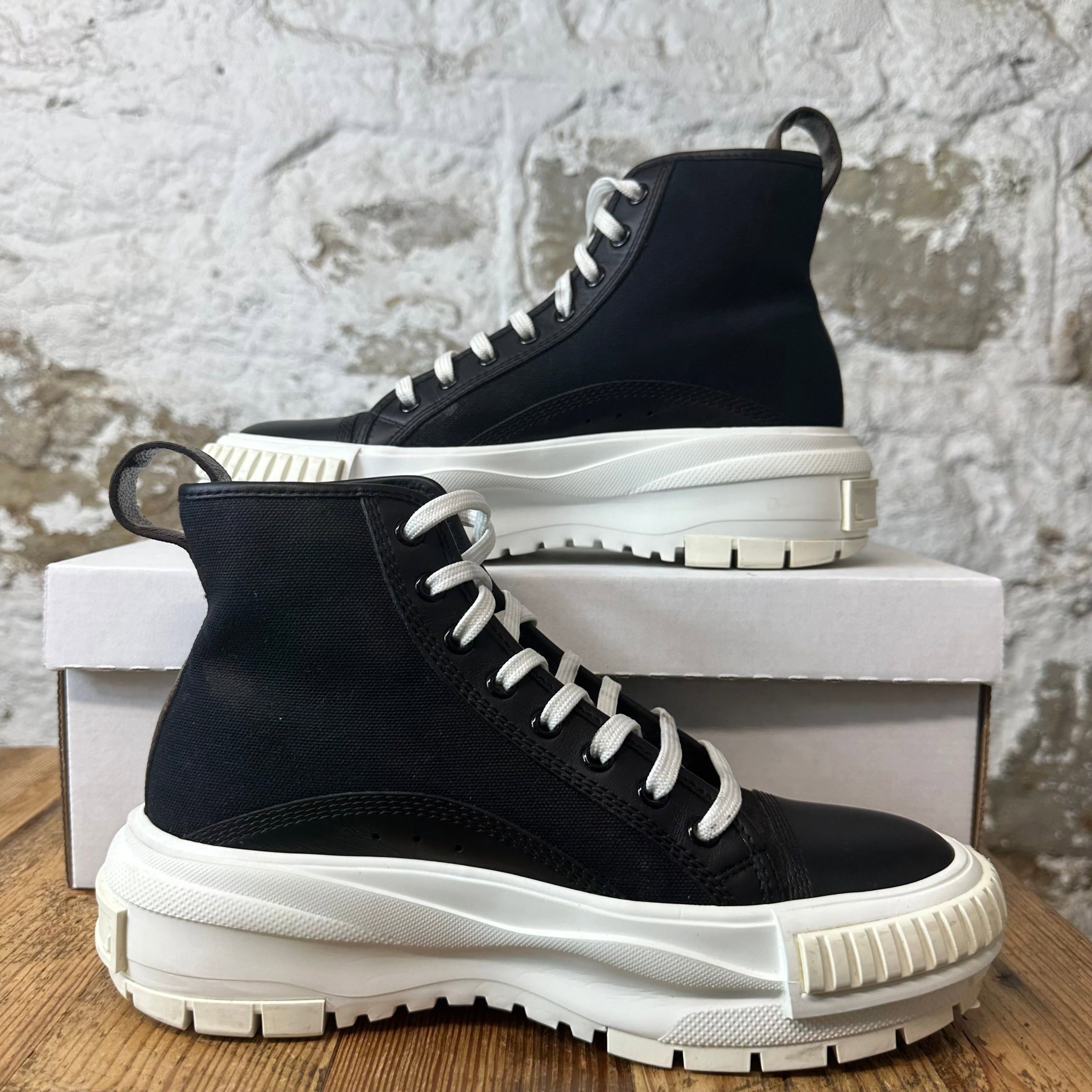 Louis Vuitton Louis Vuitton High Black White Squad Sneaker Sz 6 (38) Size US 6 / EU 39 - 2 Thumbnail