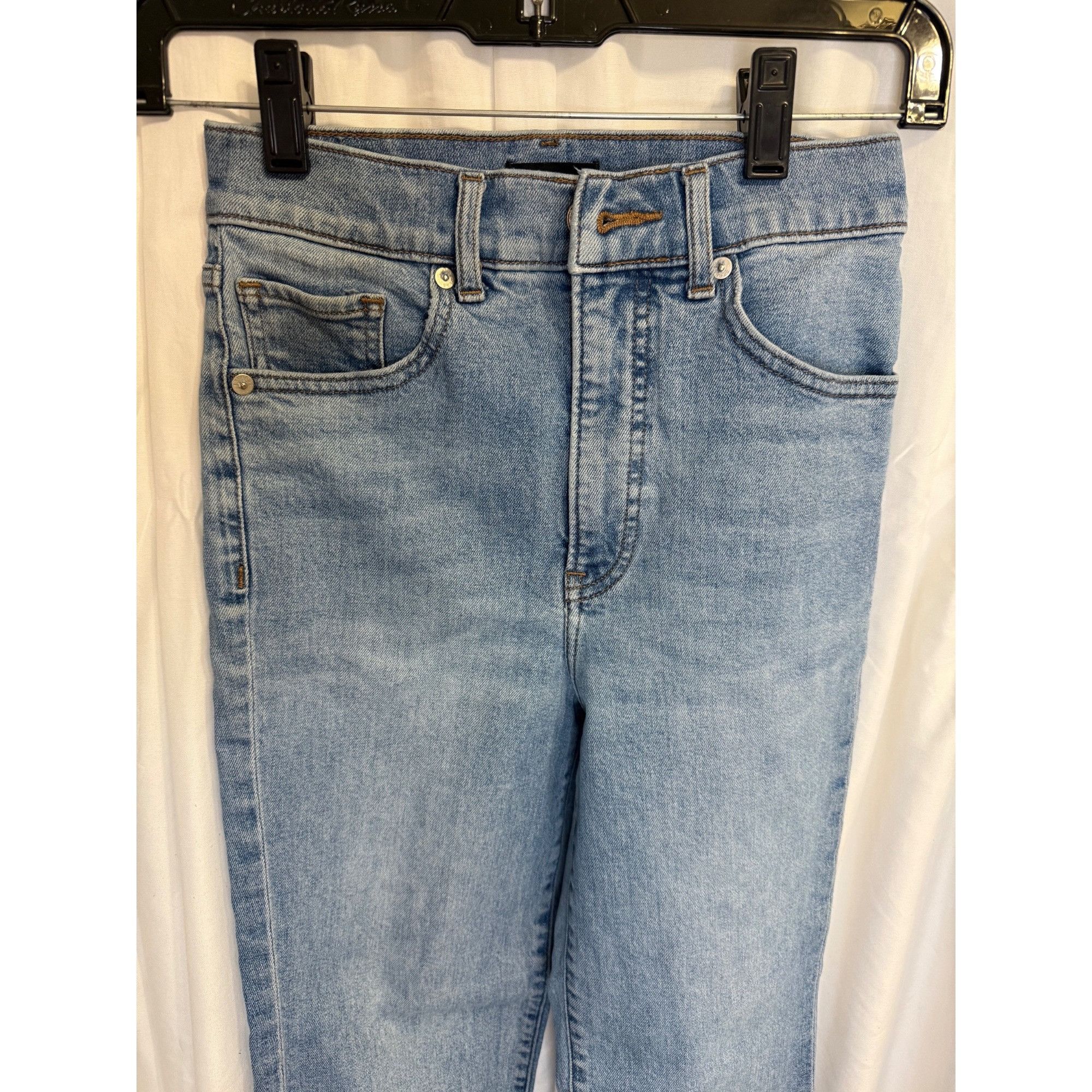 Express Express Mom Jean Super High Rise Light Wash Denim Womens Siz Size 24" / US 00 / IT 34 - 2 Thumbnail