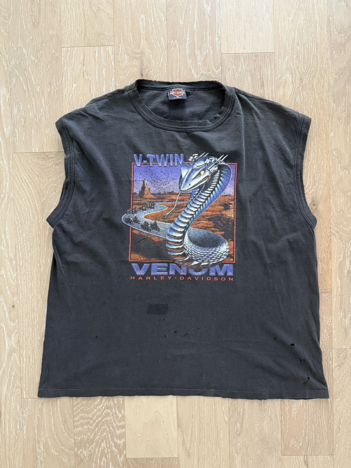 Rare vintage 92 Harley Davidson Sleeveless Distressed VTwin