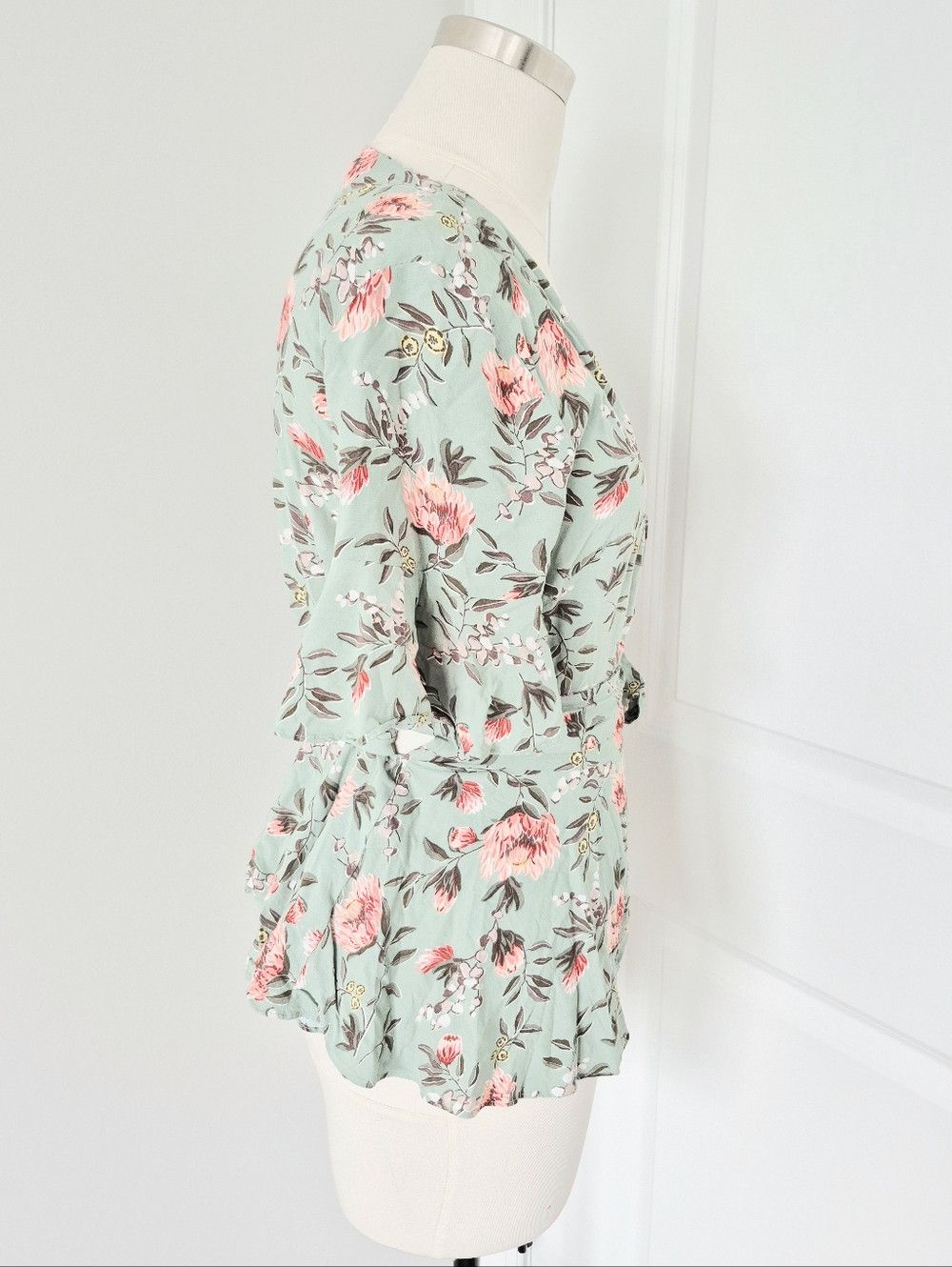 Loft Brushed Sage Floral Peplum Short Slv Wrap Top Spring Summer Size XS / US 0-2 / IT 36-38 - 8 Thumbnail