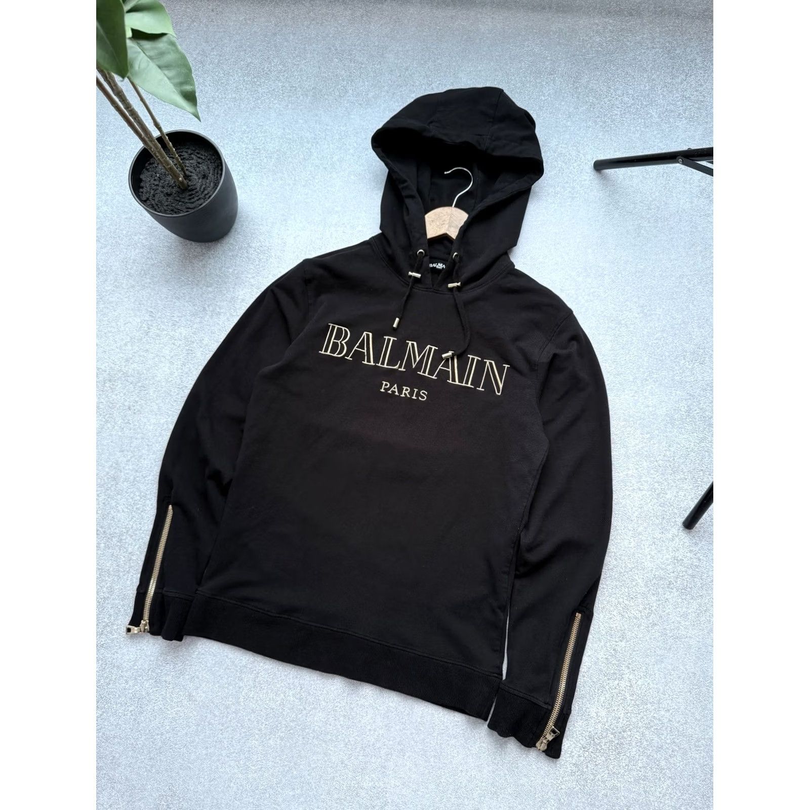 Balmain VINTAGE Balmain Hoodie Pullover Zip Big Logo Gold Black Hooded Luxury Size S Size US S / EU 44-46 / 1 - 4 Thumbnail