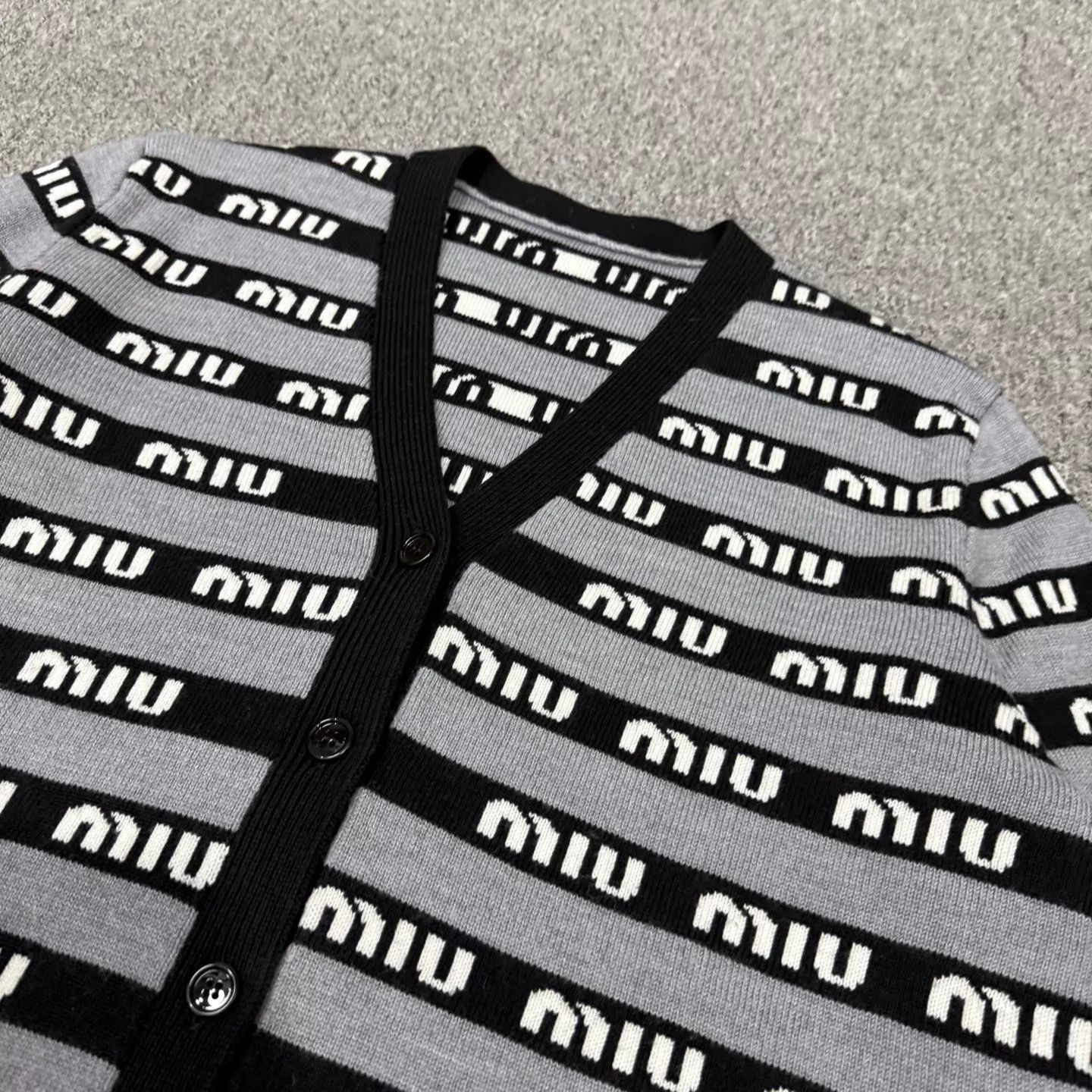 Miu Miu MIU MIU Full Logo Knit Cardigan 36 99 New Size XS / US 0-2 / IT 36-38 - 3 Thumbnail
