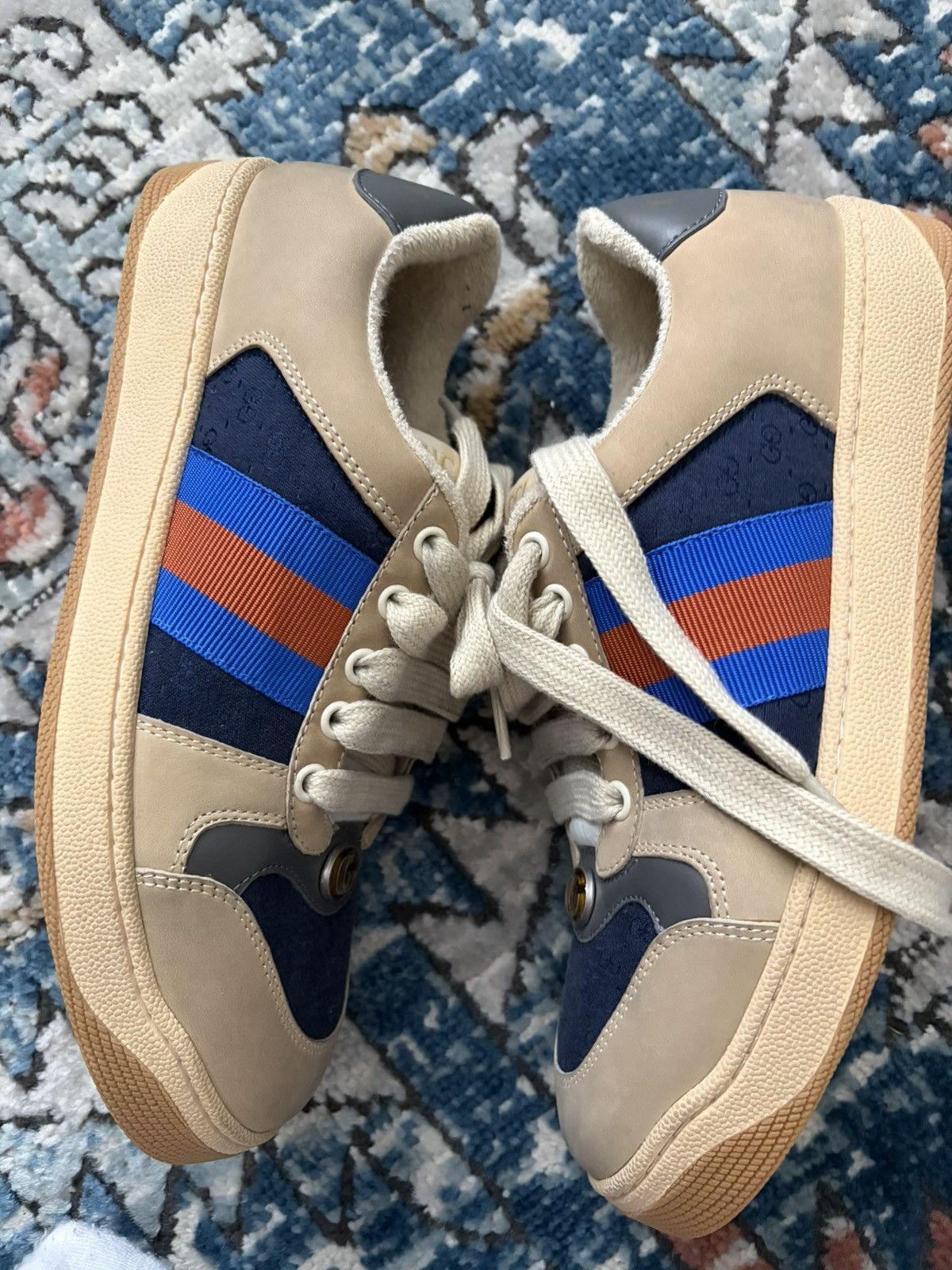 Gucci Gucci beige low top, blue and red stripe sneaker Size US 6 / EU 39 - 11 Thumbnail