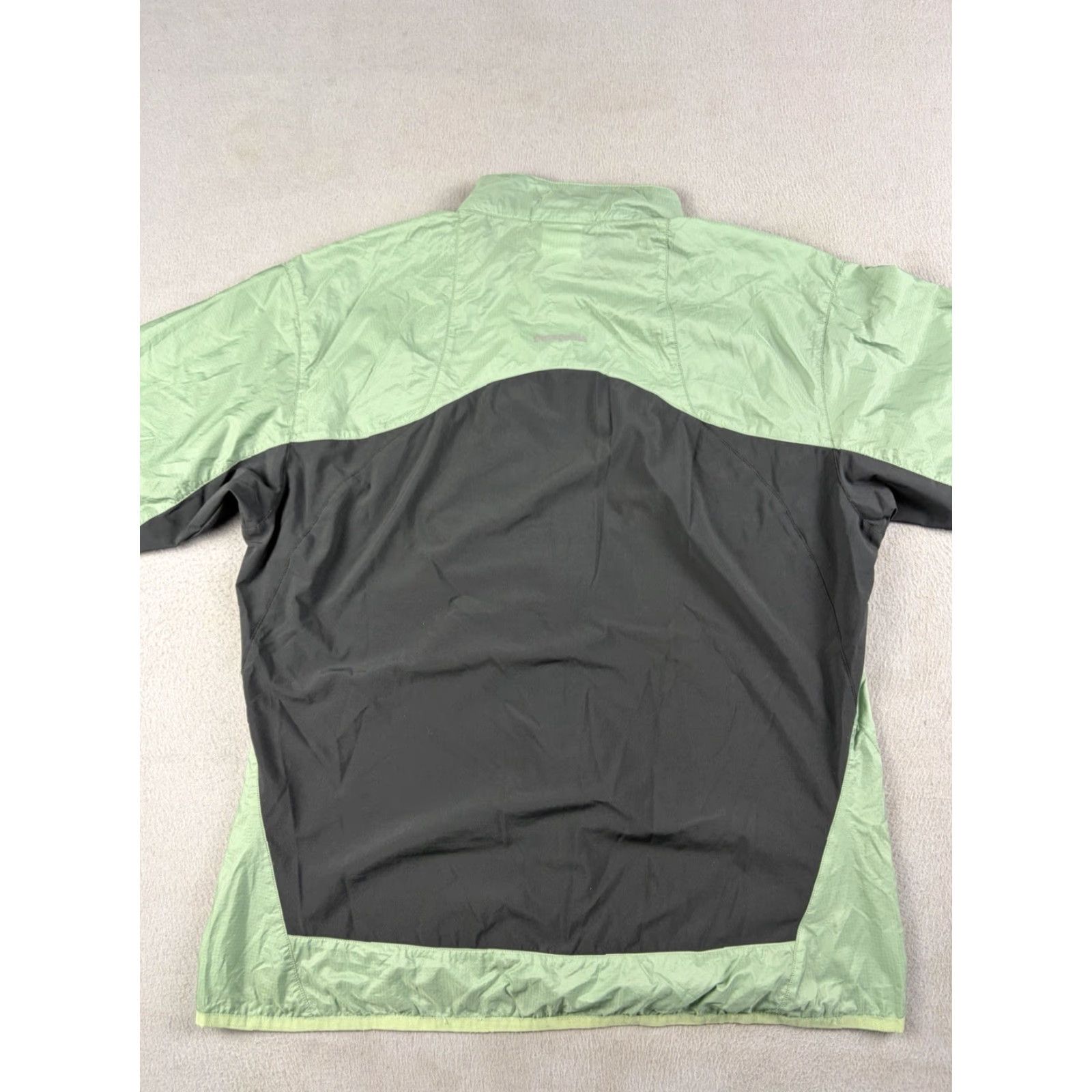 Patagonia VINTAGE Patagonia Windbreaker Jacket Women’s Size L Green Full Zip Nylon Women Green Full Zip Windbreaker Jacket Patagonia L Women Size L / US 10 / IT 46 - 6 Thumbnail