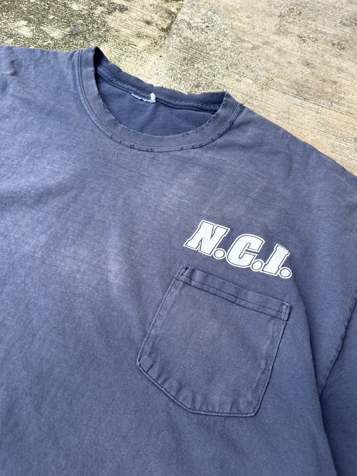 Vintage Vintage 90s Dark Blue Faded US Navy Naval Coating Tshirt Size US XL / EU 56 / 4 - 4 Thumbnail