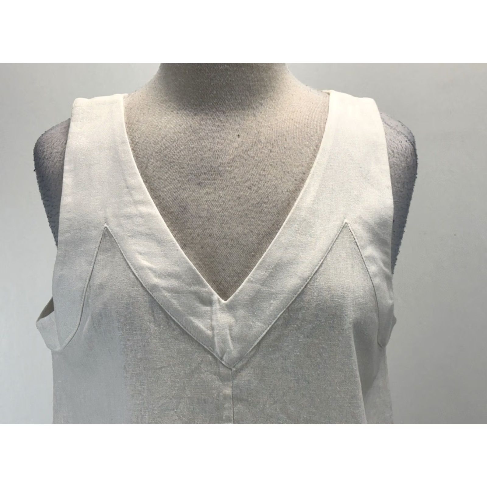 DKNY DKNY V-Neck Linen Maxi Slip Dress Minimalist Lagenlook Classic Quiet Luxury M Dress Women Long White Sleeveless Pullover Casual Travel Party/Cocktail Size M / US 6-8 / IT 42-44 - 5 Thumbnail