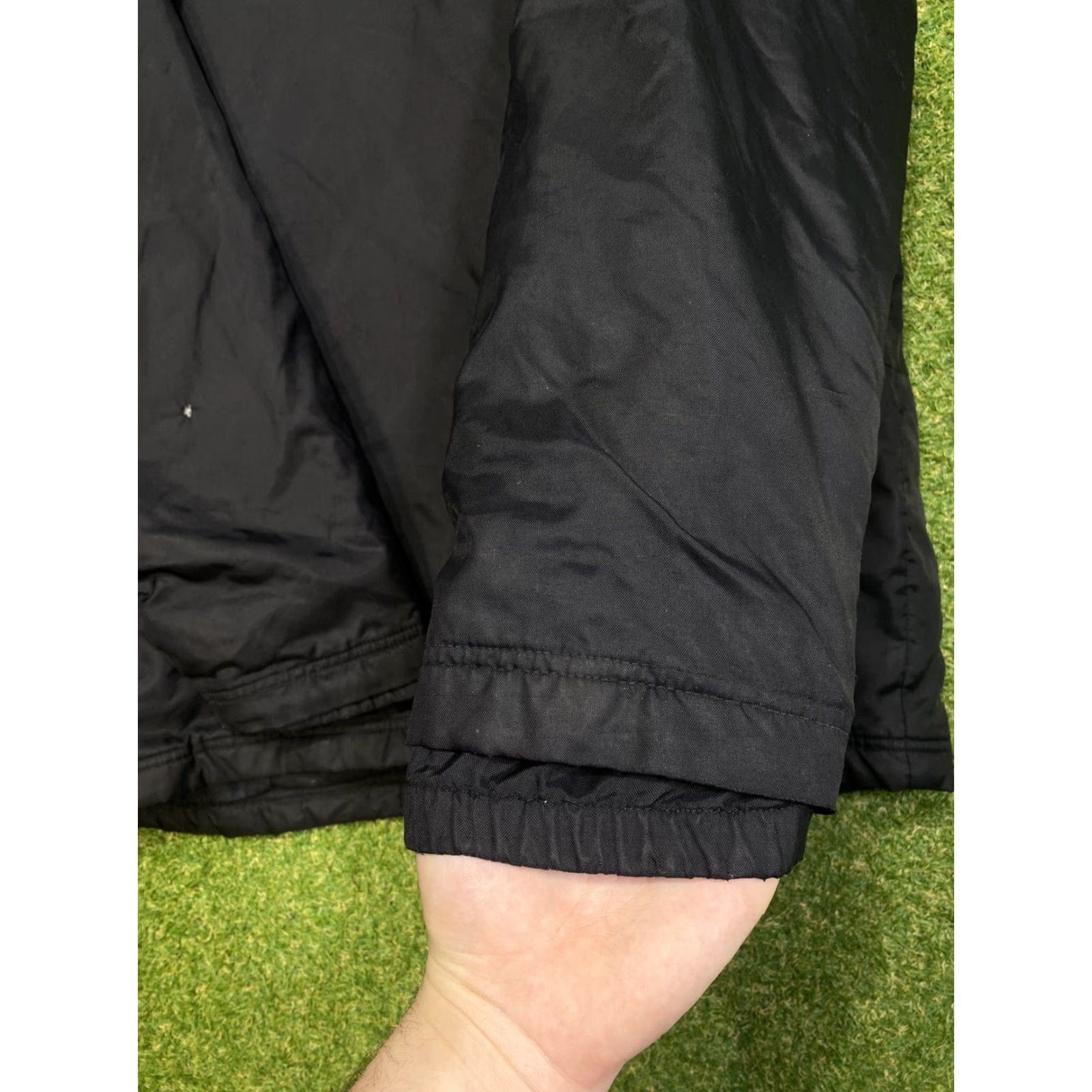 Nike VINTAGE Nike Jacket Mens L Black Puffer Softshell Zip Hooded Logo Big Swoosh Check Wind-Resistant Water-Resistant 90s 00s Y2K Size US L / EU 52-54 / 3 - 4 Thumbnail