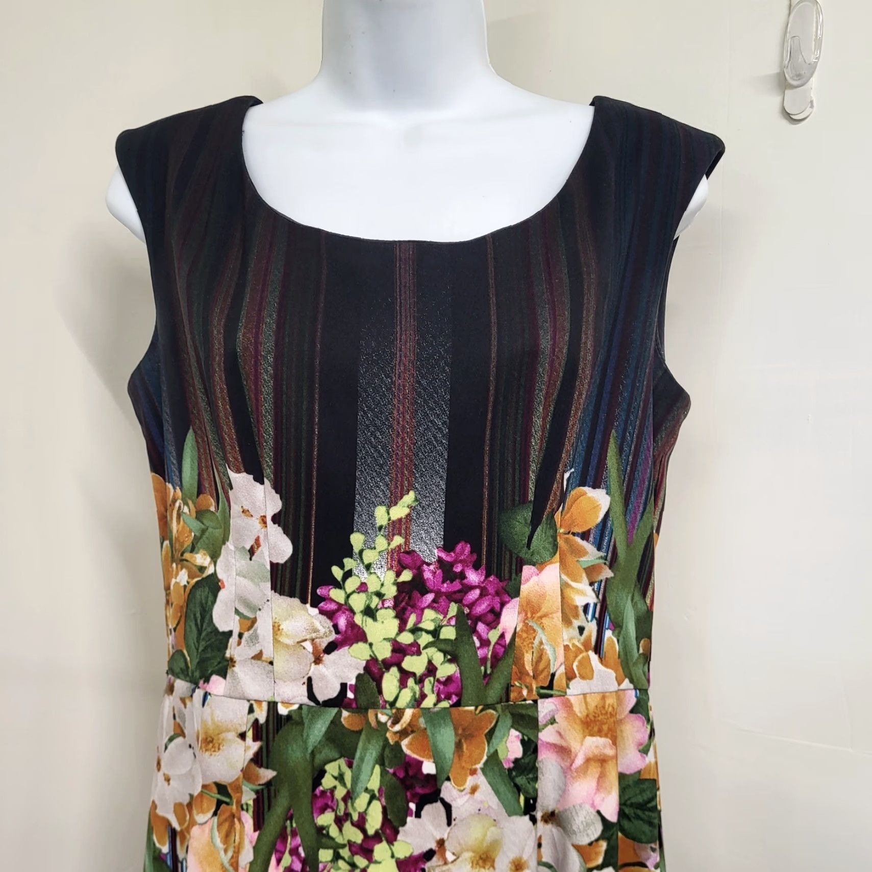 MAGGY LONDON Maggie London Dress Womens 8 Sheath Knee Length Floral Multicolor Black Sleeveless Size M / US 6-8 / IT 42-44 - 4 Thumbnail