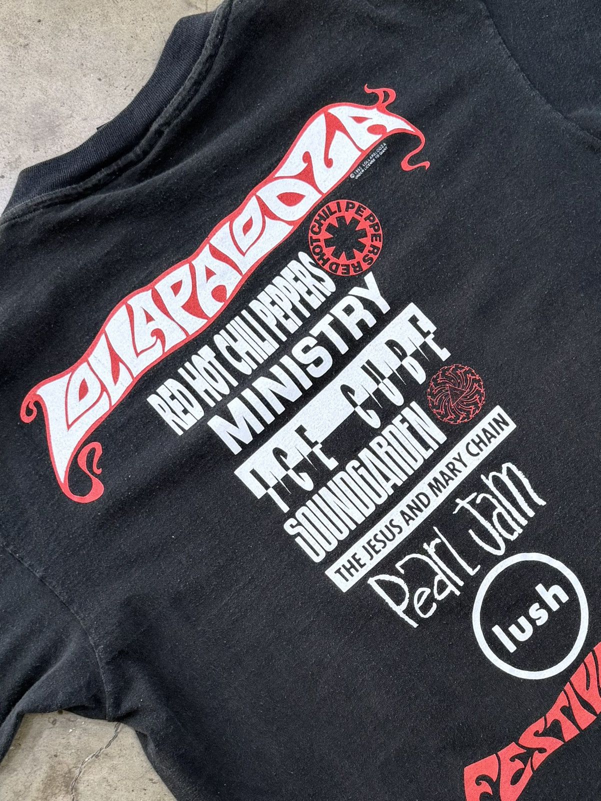 Vintage Vintage 1992 Lollapalooza Red Hot Chilipeppers Size XL Size US XL / EU 56 / 4 - 4 Thumbnail