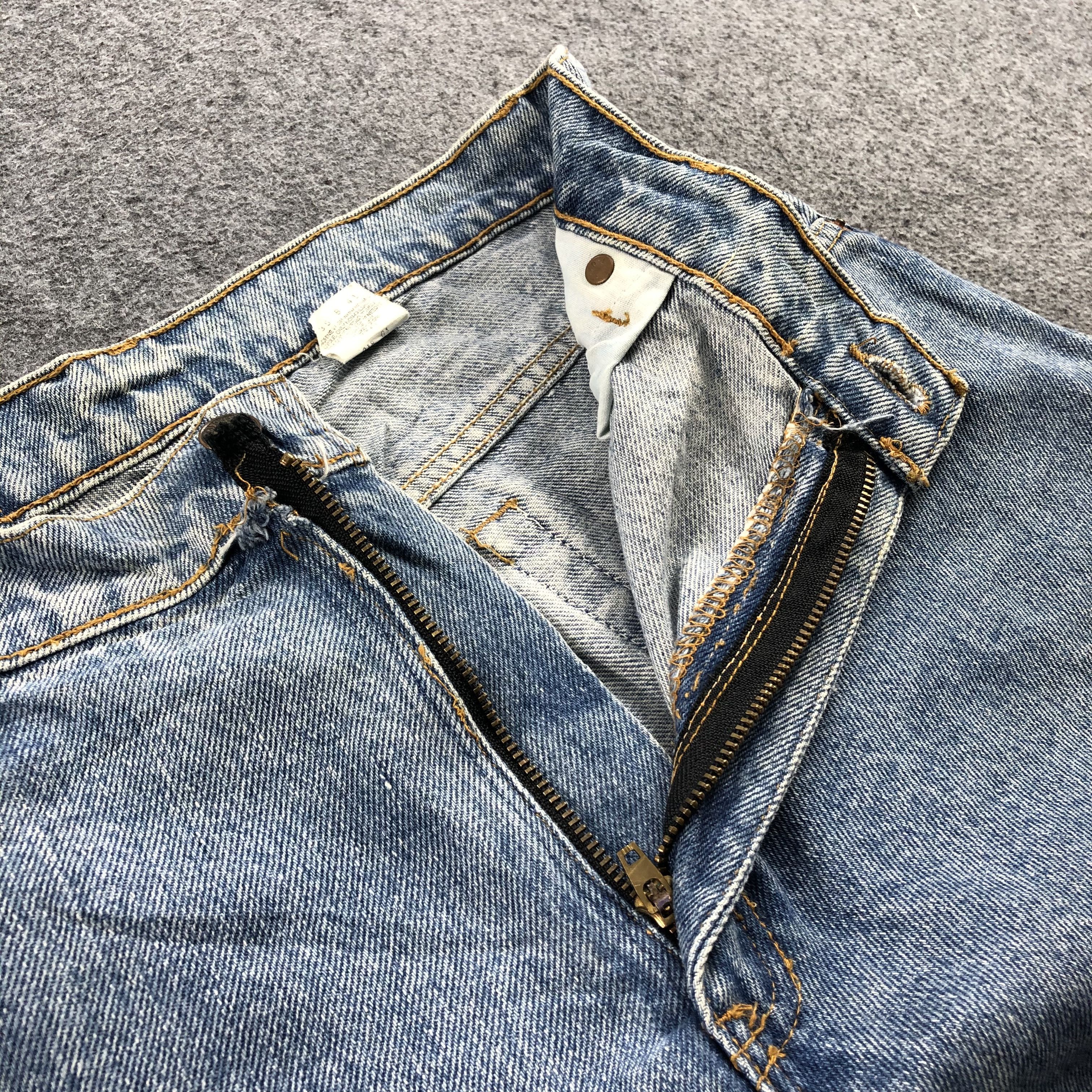 Levi's × Vintage Vintage 90s Blue Wash Levis 550 Jeans-JM1383 Size US 32 / EU 48 - 7 Thumbnail