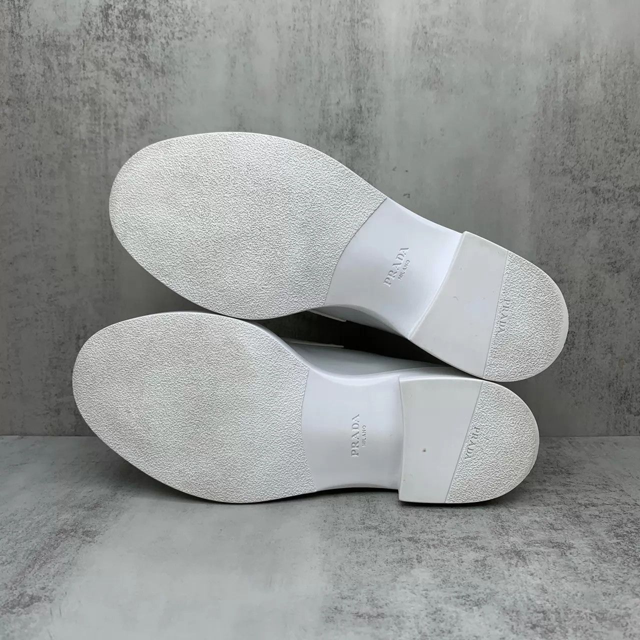 Prada Prada White Triangle Logo Loafers 36.5 95 New LX1044 Size US 6 / IT 36 - 7 Thumbnail