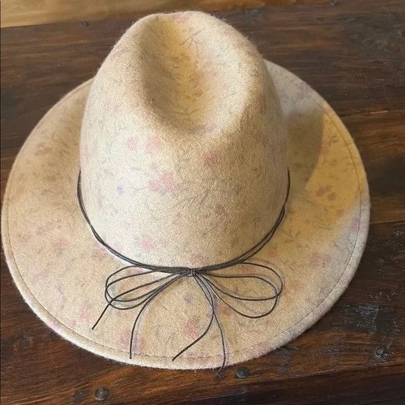 Other Hat Wool Hat Tan Women's Hat Brown Bow Detail Size ONE SIZE - 1 Thumbnail