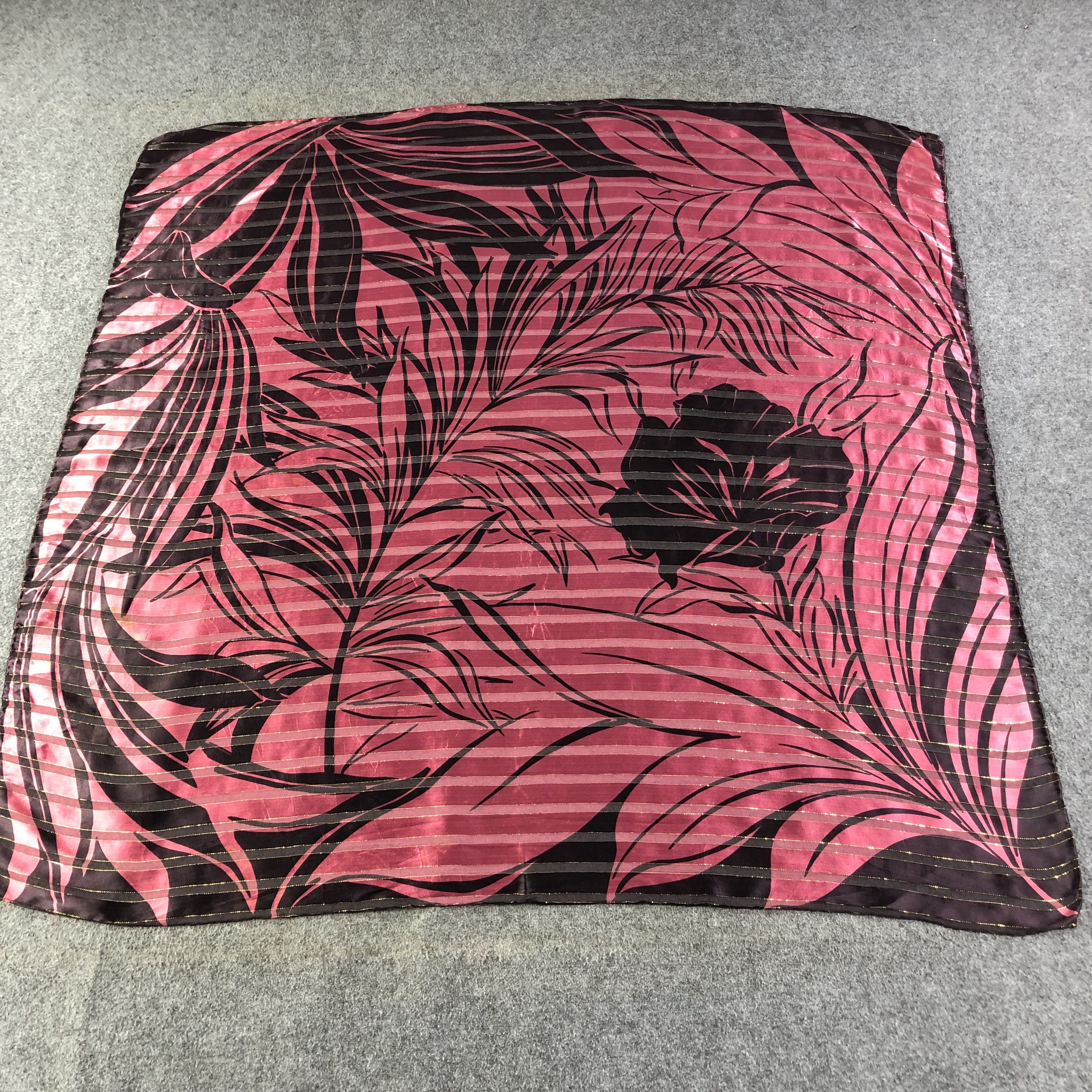 Japanese Brand Luxury Floral Slit Thread Silk Scarf M740 Size ONE SIZE - 1 Thumbnail