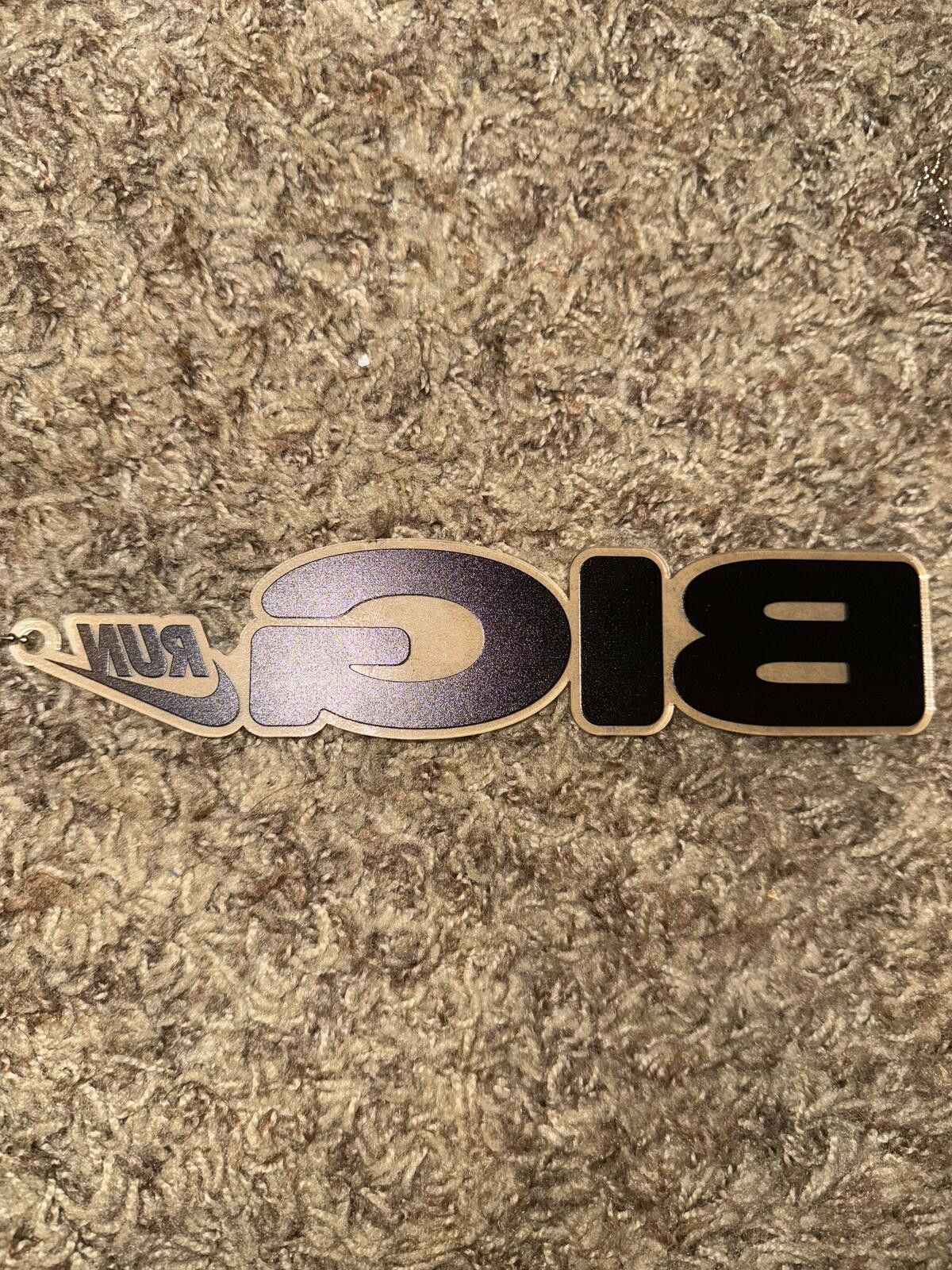 Nike Unreleased Nike Oversizes Big Run Swoosh Hang Tag Size ONE SIZE - 1 Thumbnail