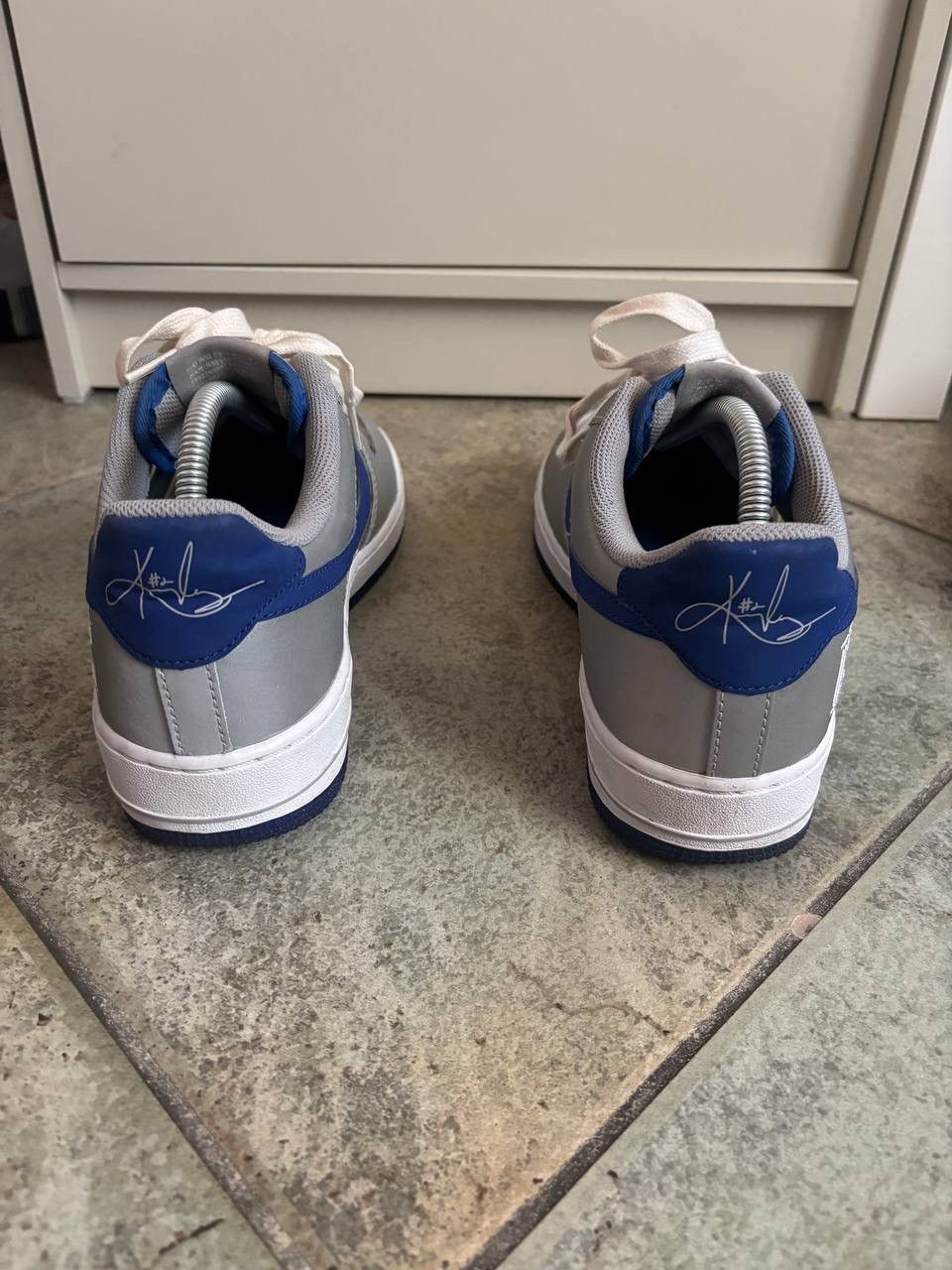 Designer × NBA × Nike Nike Air Force 1 CMFT Signature Kyrie Irving Size US 8.5 / EU 41-42 - 10 Thumbnail