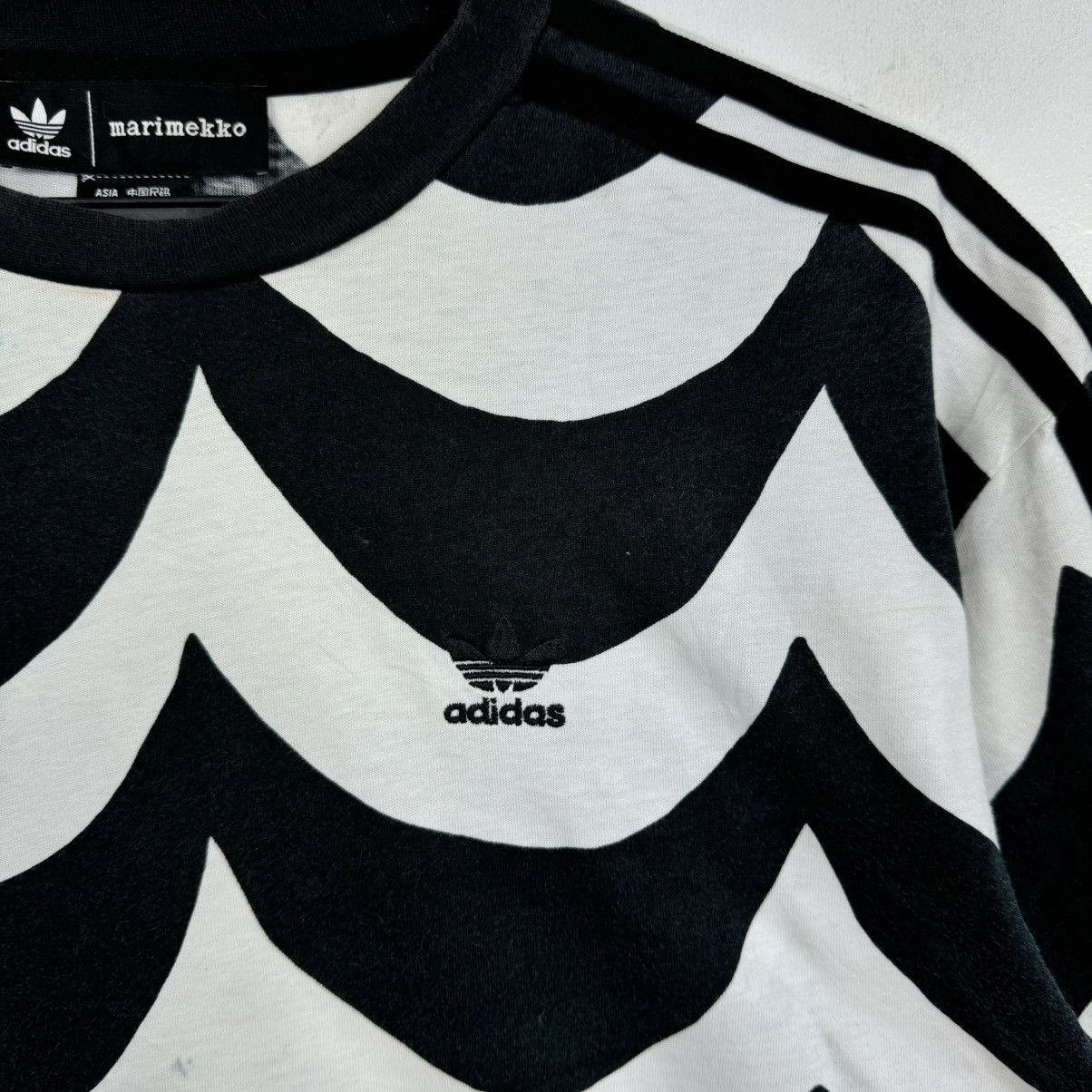 Adidas Adidas Marimekko Tshirt Size US S / EU 44-46 / 1 - 2 Thumbnail