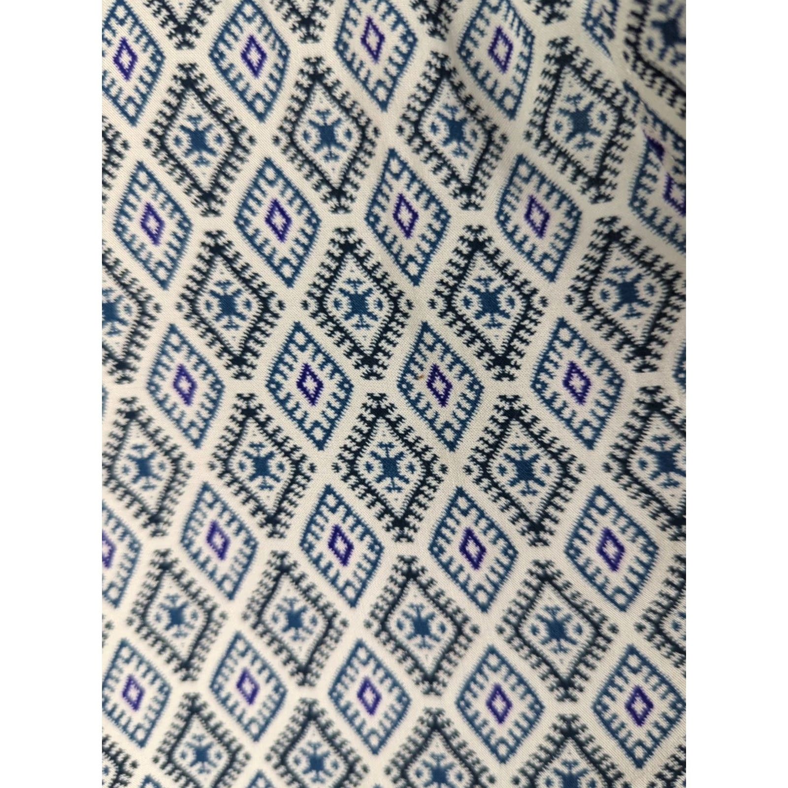 Eddie Bauer VINTAGE Eddie Bauer Tank Womens L blue geometric V Neck Sleeveless high low hem top Size L / US 10 / IT 46 - 3 Thumbnail