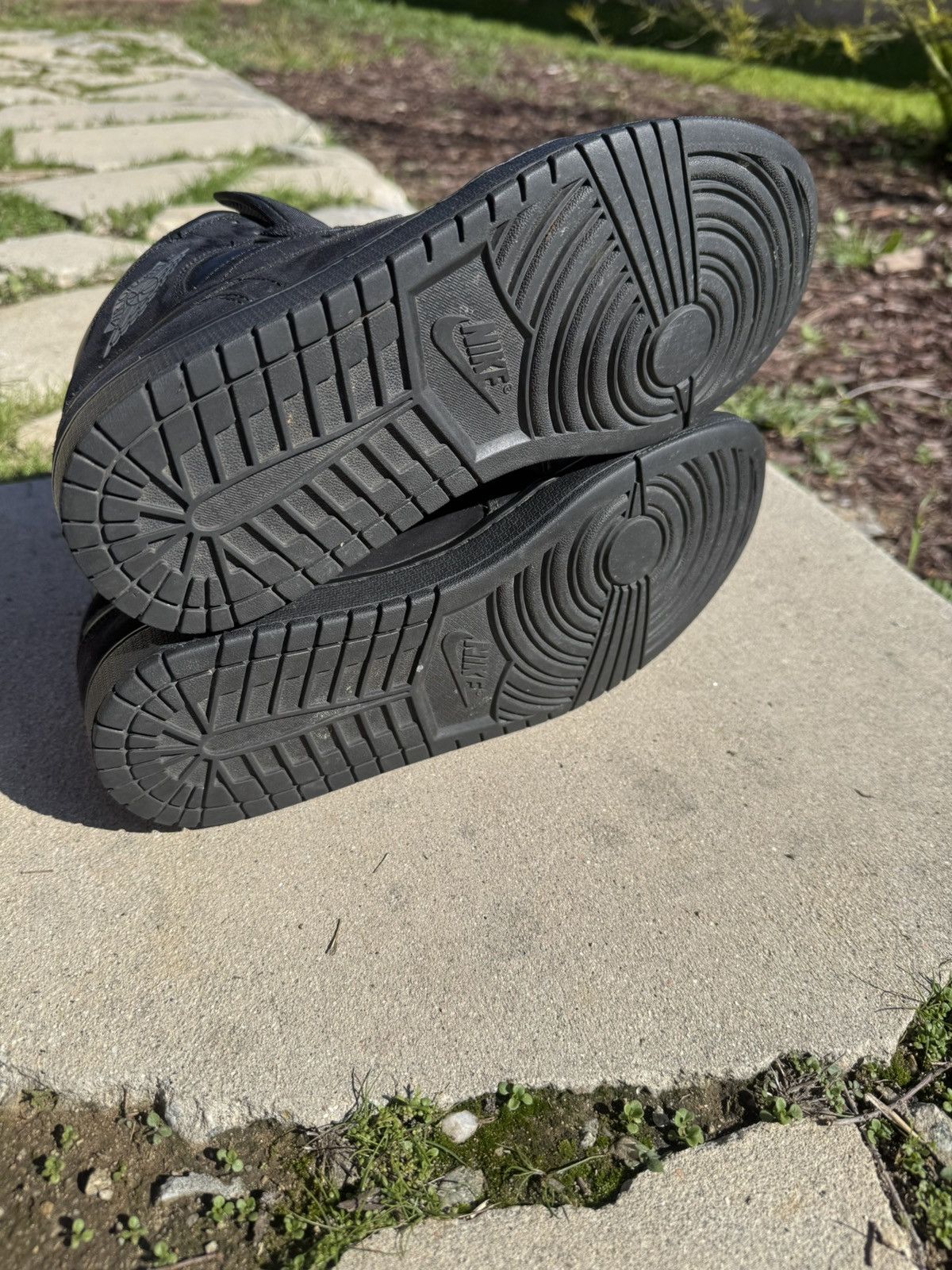 Jordan Brand × Nike Air Jordan 1 mid triple black Size US 10.5 / EU 43-44 - 11 Thumbnail