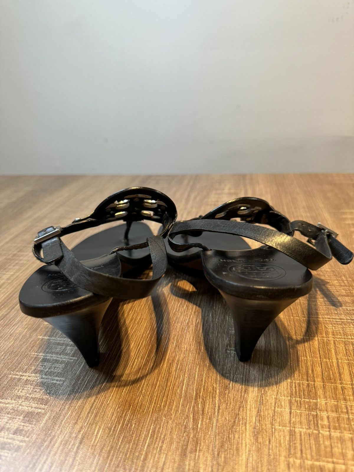 Tory Burch Tory Burch Black Leather Holly Kitten Heel Sandals Size 8 Size US 8 / IT 38 - 4 Thumbnail