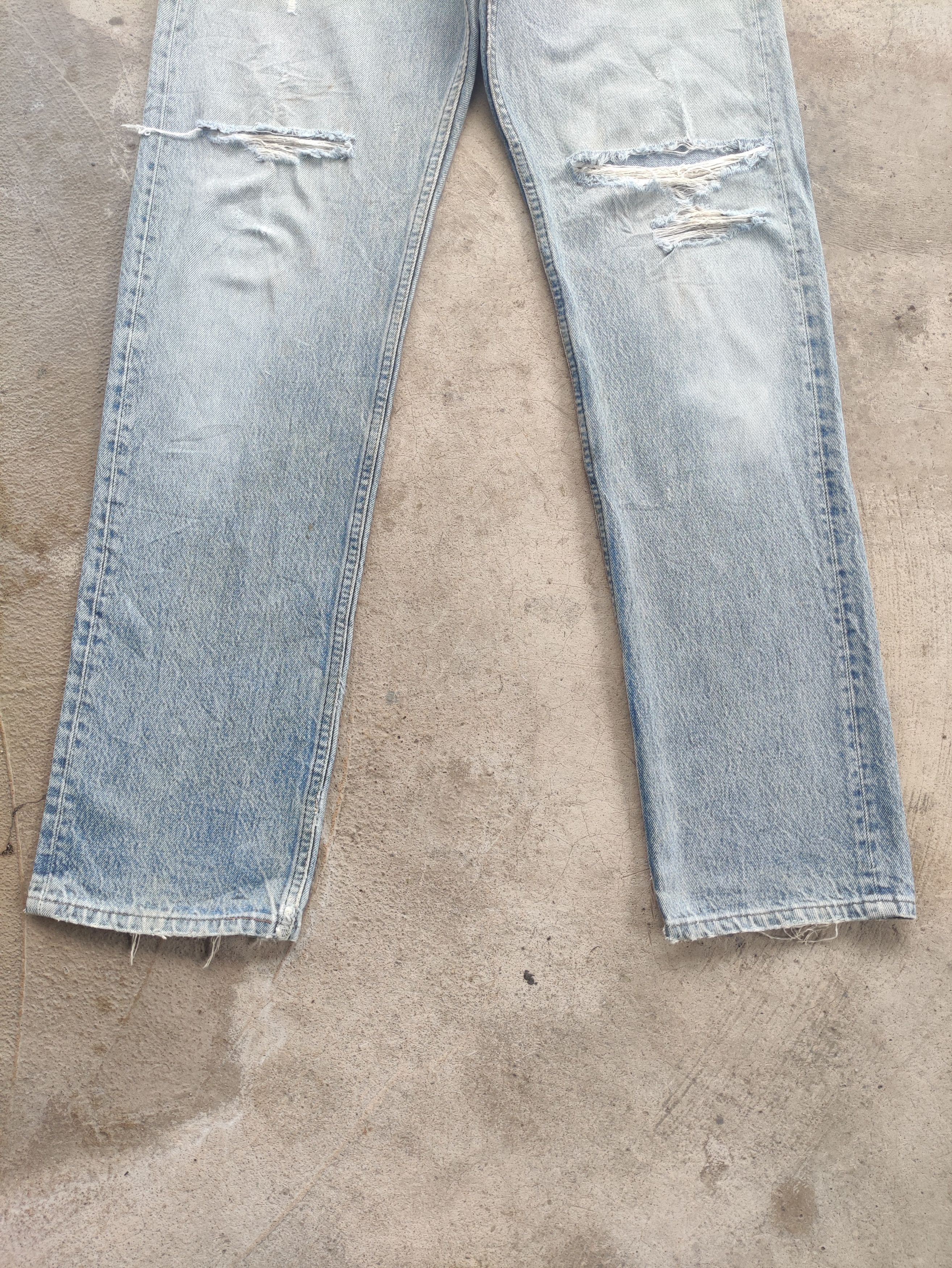 Japanese Brand Vintage Japanese Button Jean Distressed Faded Denim Size US 32 / EU 48 - 4 Thumbnail