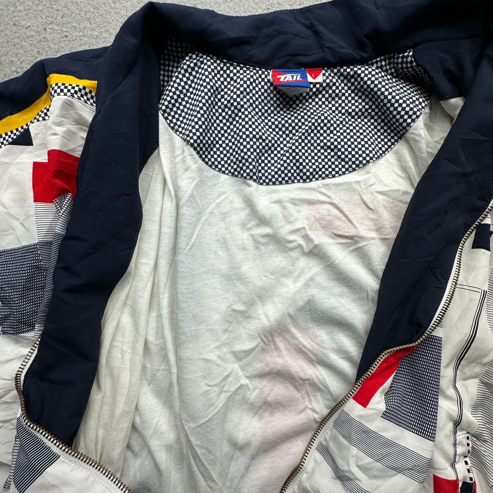 Vintage Vintage 90s Tail Geometric AOP Windbreaker Jacket Womens L Size L / US 10 / IT 46 - 11 Thumbnail