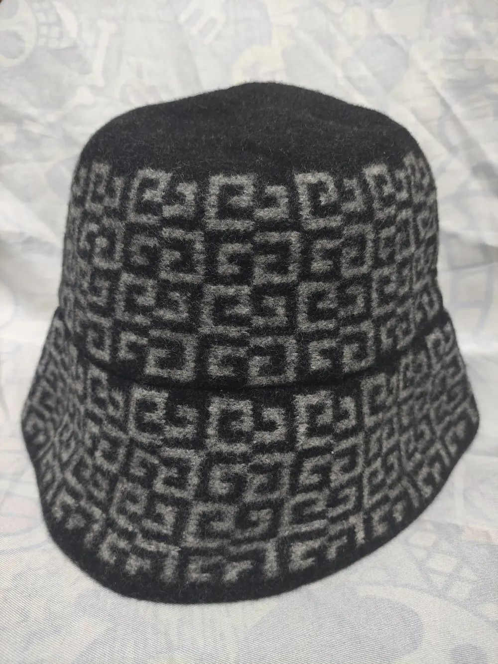 Givenchy GIVENCHY MONOGRAM VINTAGE WOOL BUCKET HAT Size ONE SIZE - 2 Thumbnail
