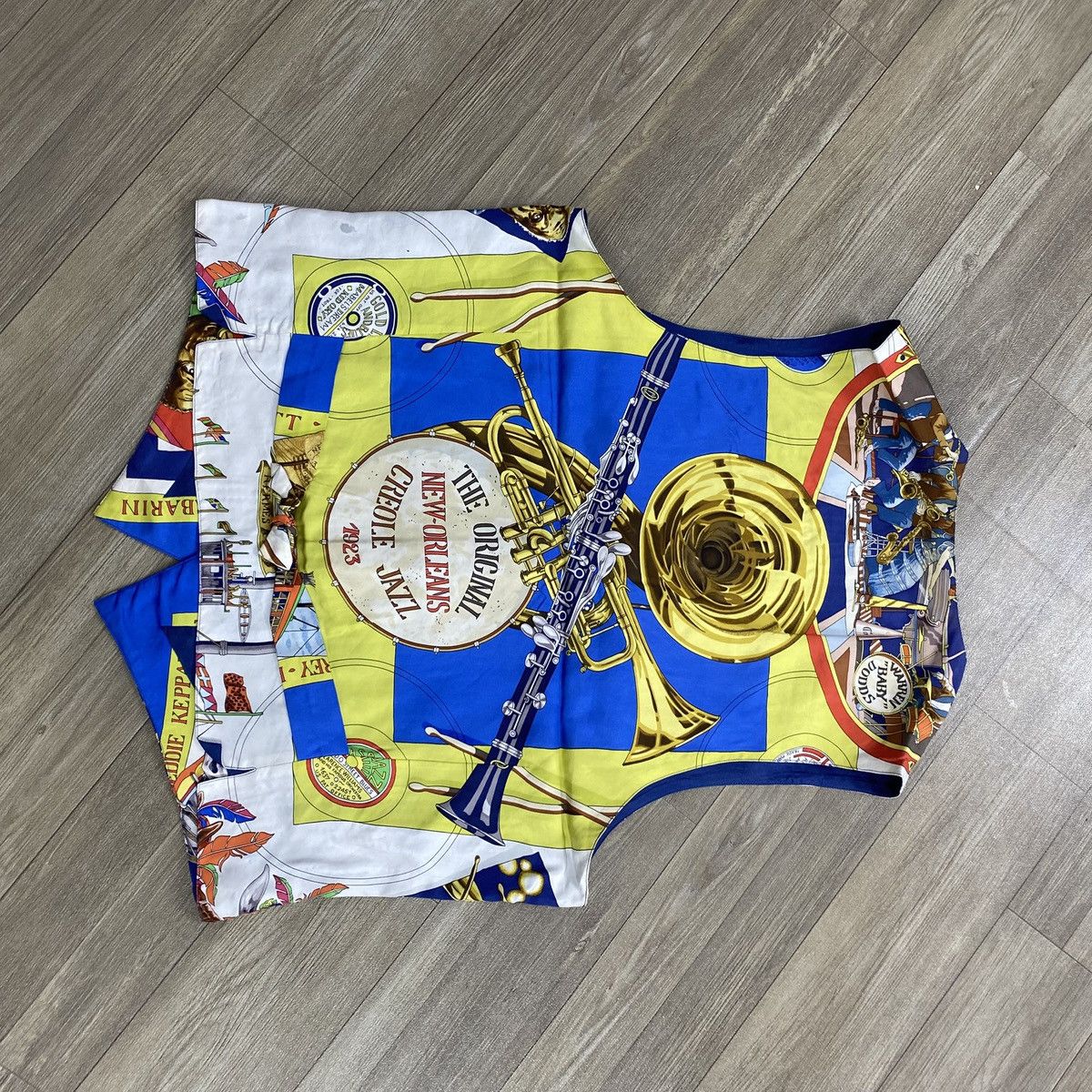 Hermes 1990s Vintage Hermes Paris New Orlens Creole Jazz Silk Vest Size US M / EU 48-50 / 2 - 19 Thumbnail
