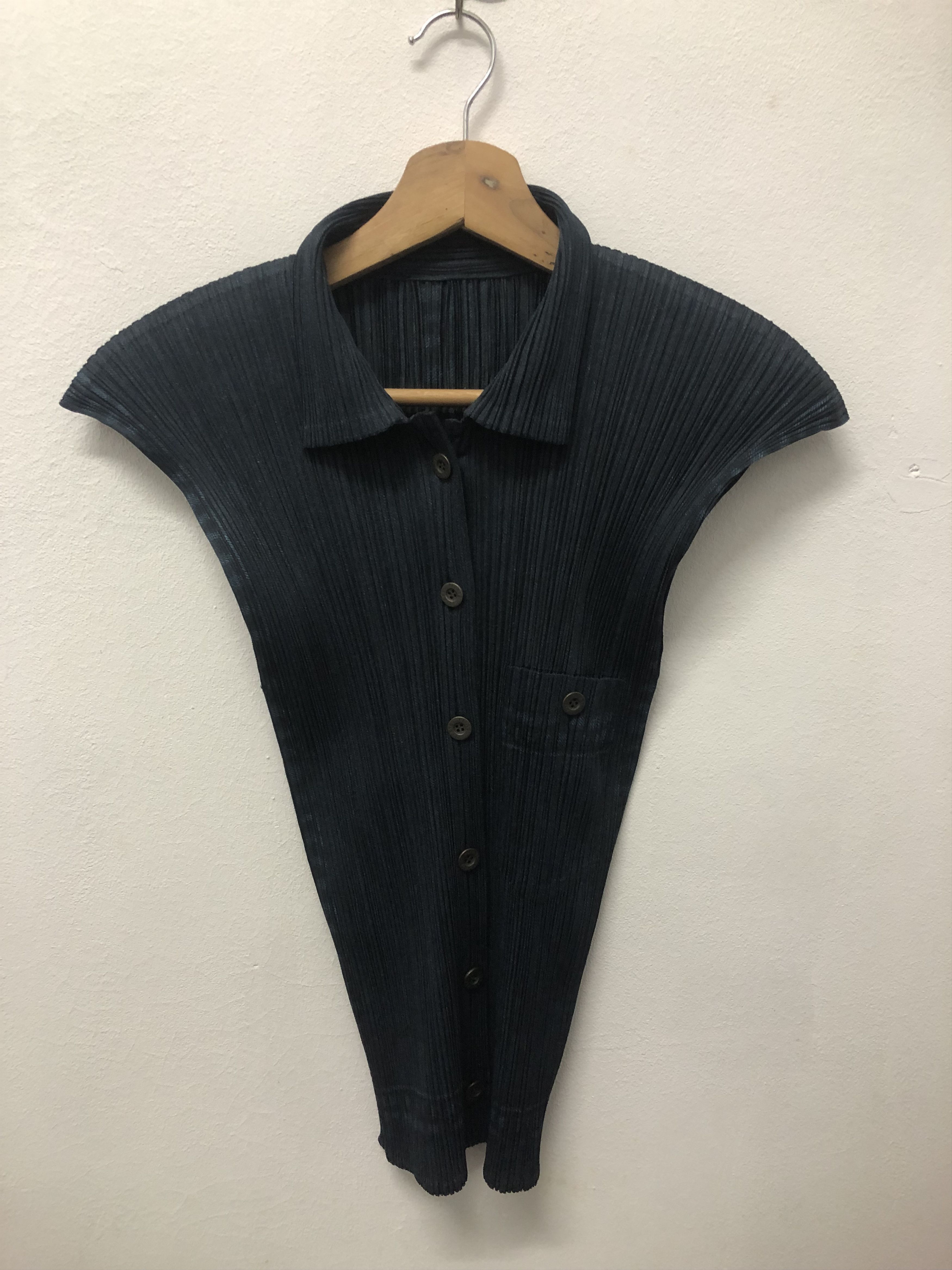 Pleats Please Issey Miyake Pleats Please short-sleeved tunic dark blue Size M / US 6-8 / IT 42-44 - 1 Thumbnail