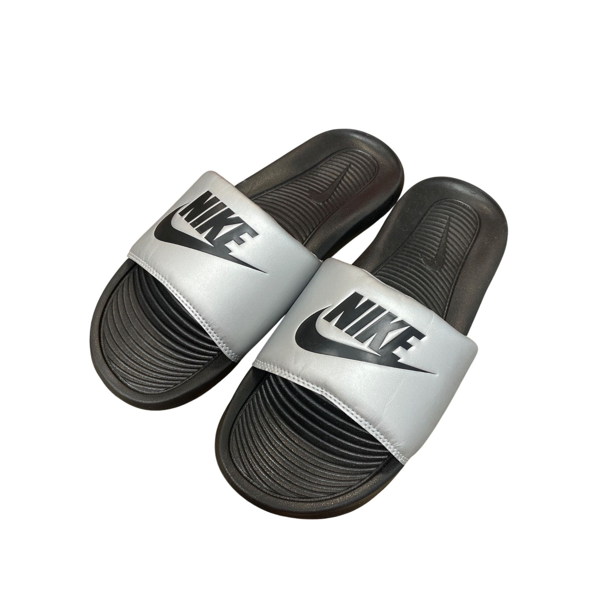 Nike Nike womans black silver sliders casual sandals sz 10 SKU 98 Size US 10 / IT 40 - 10 Thumbnail