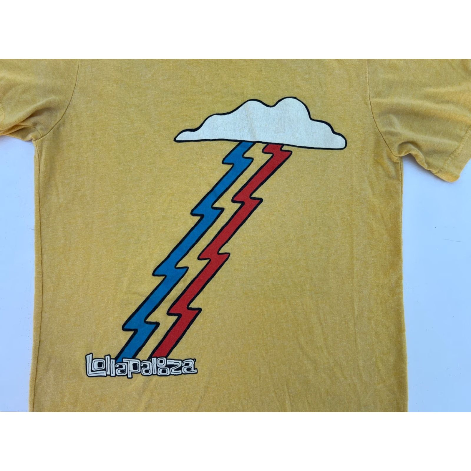 Vintage VINTAGE Women’s 2017 Lollapalooza Music Festival Chicago T-Shirt Sz S Double-Sided Size S / US 4 / IT 40 - 3 Thumbnail