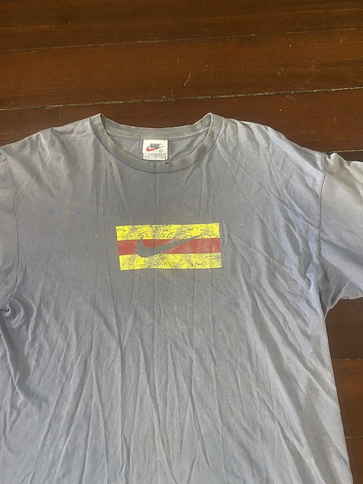 Nike Vintage Nike Big Logo box logo Oversized Tee Y2K USA faded Size US L / EU 52-54 / 3 - 3 Thumbnail