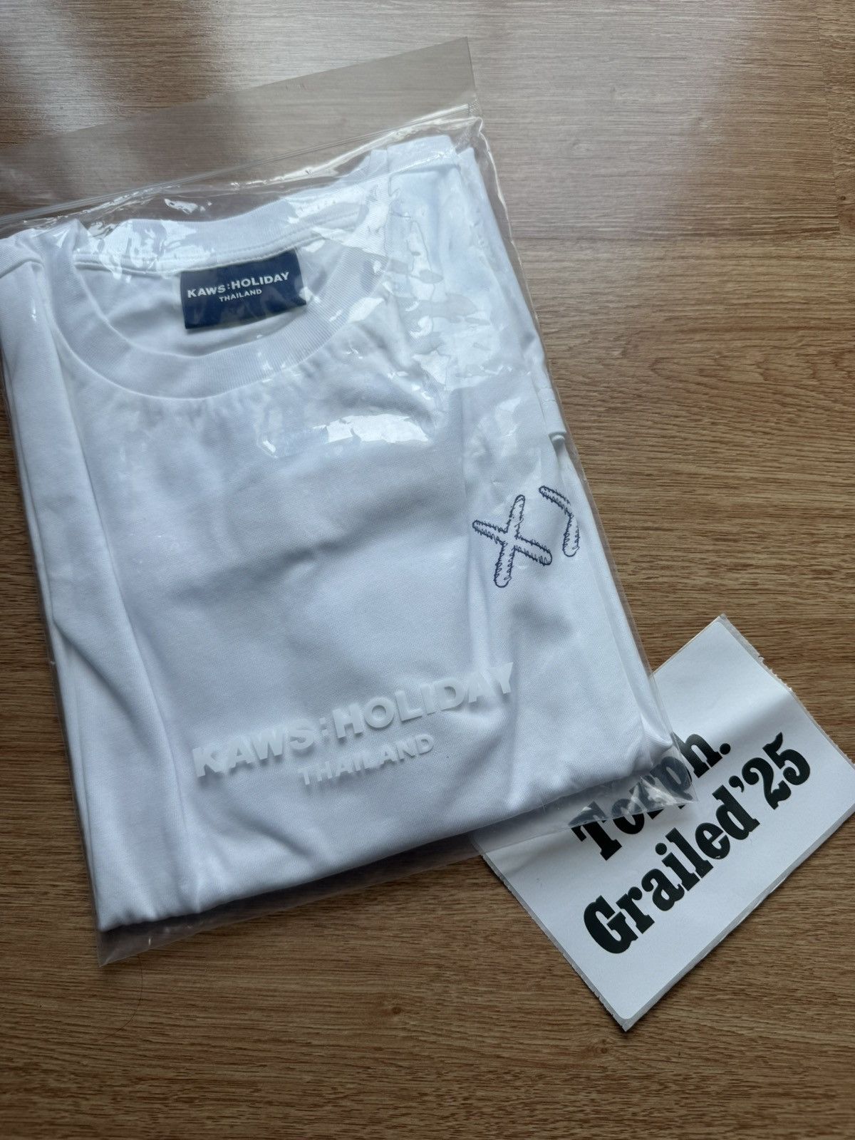 Kaws Kwas Holiday Limited Thailand "Herbal Lozenges Size US L / EU 52-54 / 3 - 3 Thumbnail