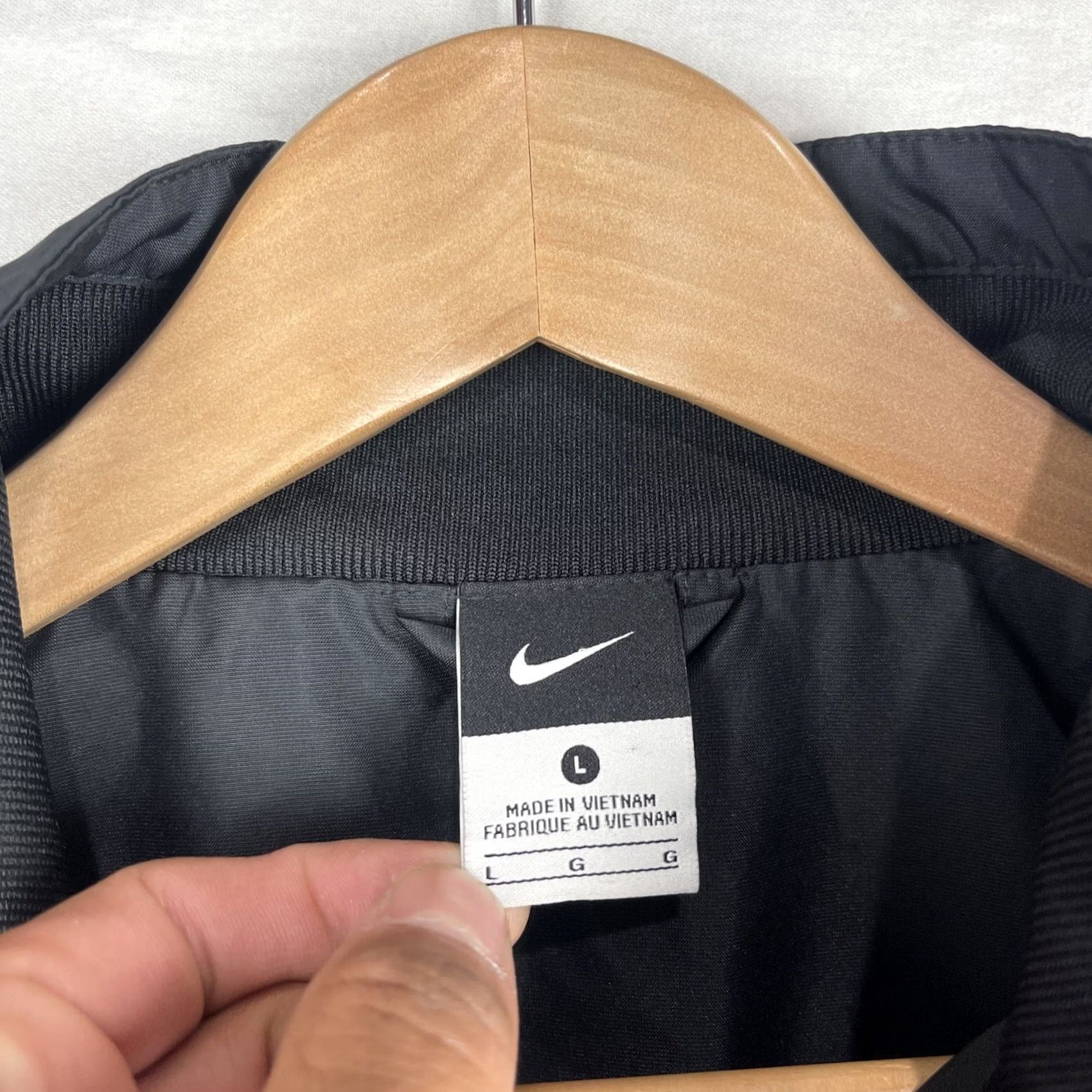 Nike Nike Track Jacket Mens Large Black Red Full Zip Windbreaker Size US L / EU 52-54 / 3 - 4 Thumbnail