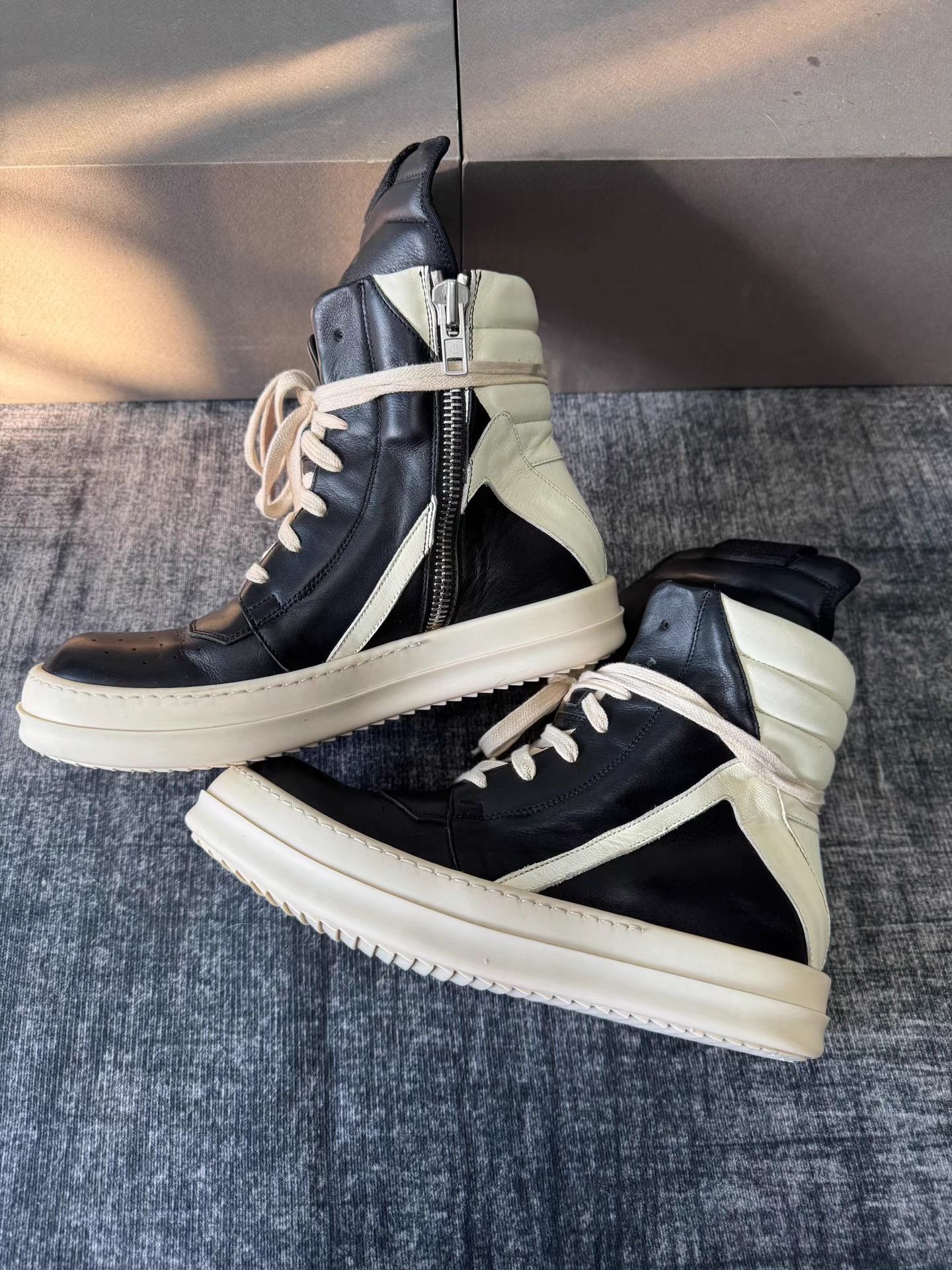 Rick Owens Rick Owens Mainline Triangle Sneakers Size US 8.5 / IT 38.5 - 2 Thumbnail