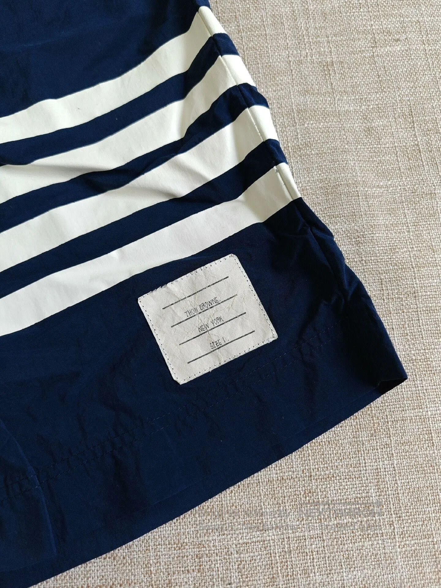 Thom Browne Thom Browne Men's Four-Stripe Shorts. Size US 31 - 4 Thumbnail