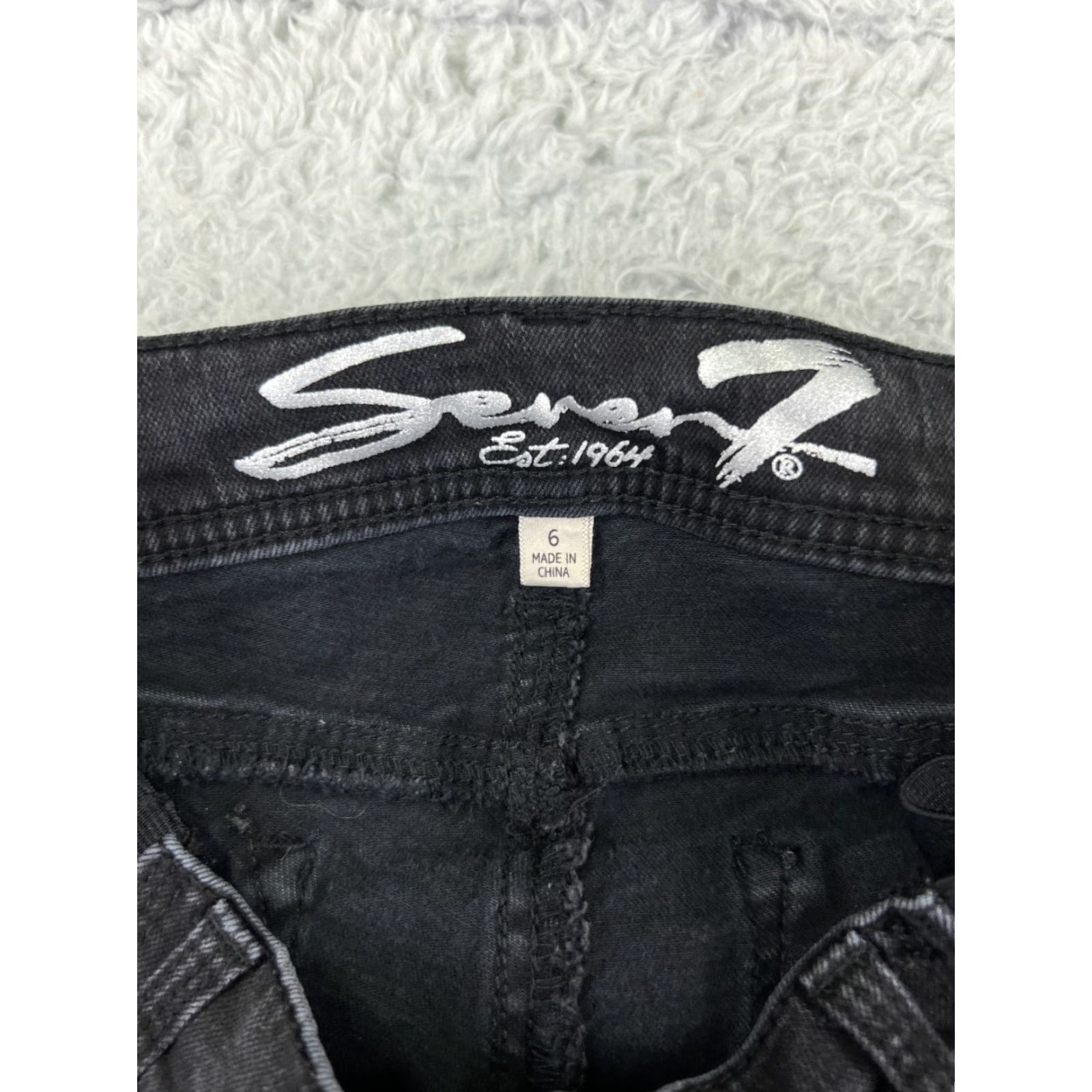 Vintage Seven7 Jeans Women 6 Black Denim Maternity Skinny Tapered Distressed 26x26 Jeans Women 6 Black Denim Maternity Skinny Tapered Distressed 26x26 Size 28" / US 6 / IT 42 - 6 Thumbnail