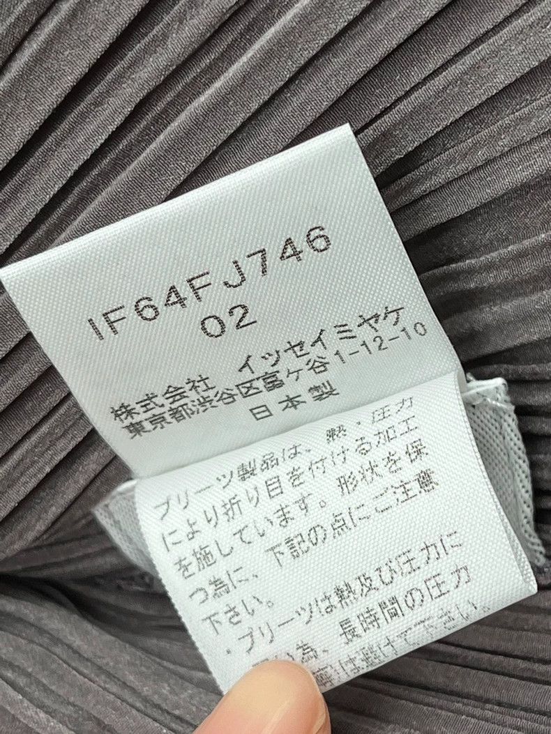 Issey Miyake Issey Miyake size:2 Dark grey pleated irregular-shaped top Size XS / US 0-2 / IT 36-38 - 7 Thumbnail