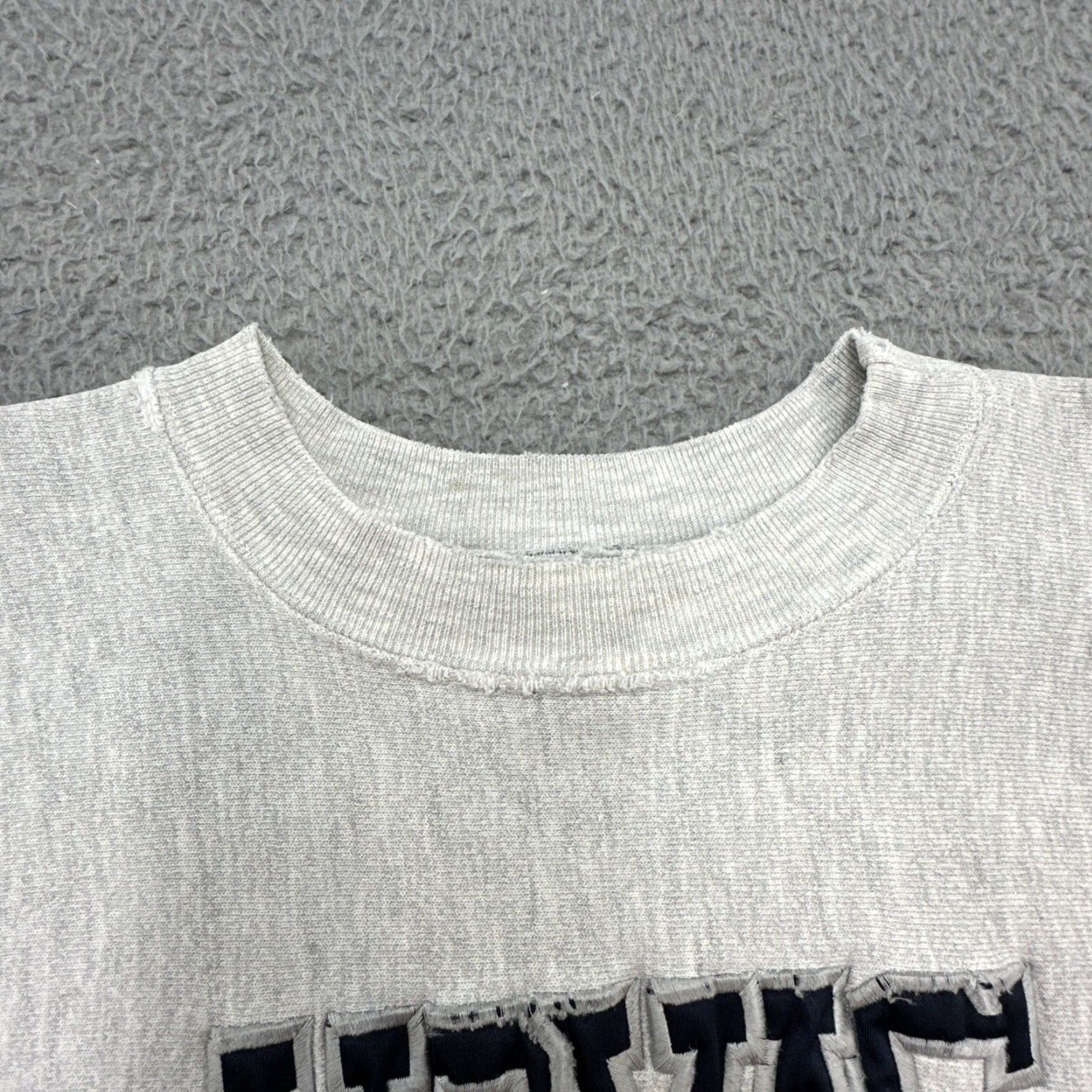 Vintage VINTAGE Georgetown Hoyas Sweatshirt Men L Gray University 90s Crable Sportswear Pullover Embroidered Cotton Polyester Sweatshirt Size US L / EU 52-54 / 3 - 7 Thumbnail