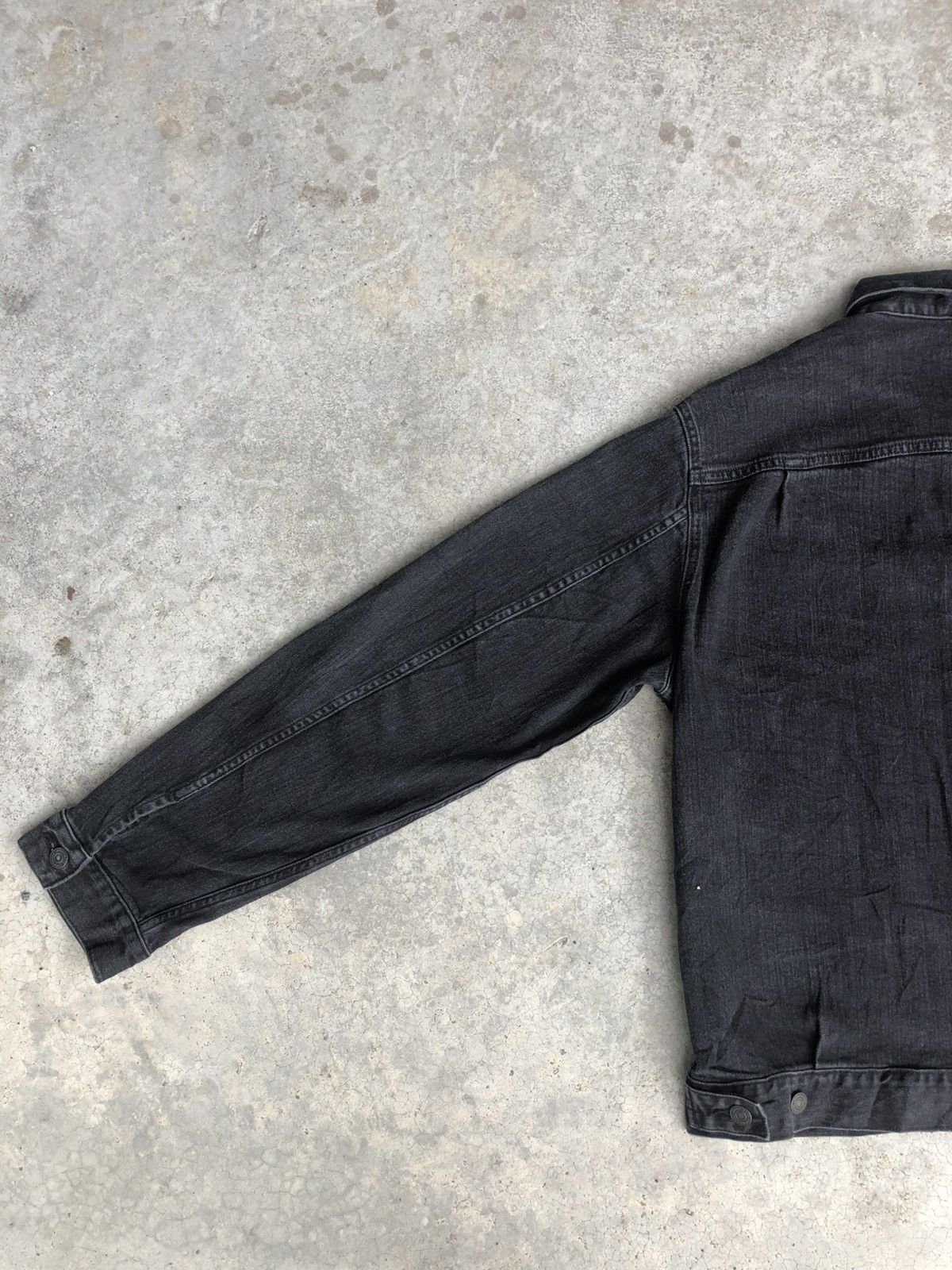 Uniqlo Japanese Uniqlo Type 2 Denim Jacket Distressed Denim Size US L / EU 52-54 / 3 - 5 Thumbnail