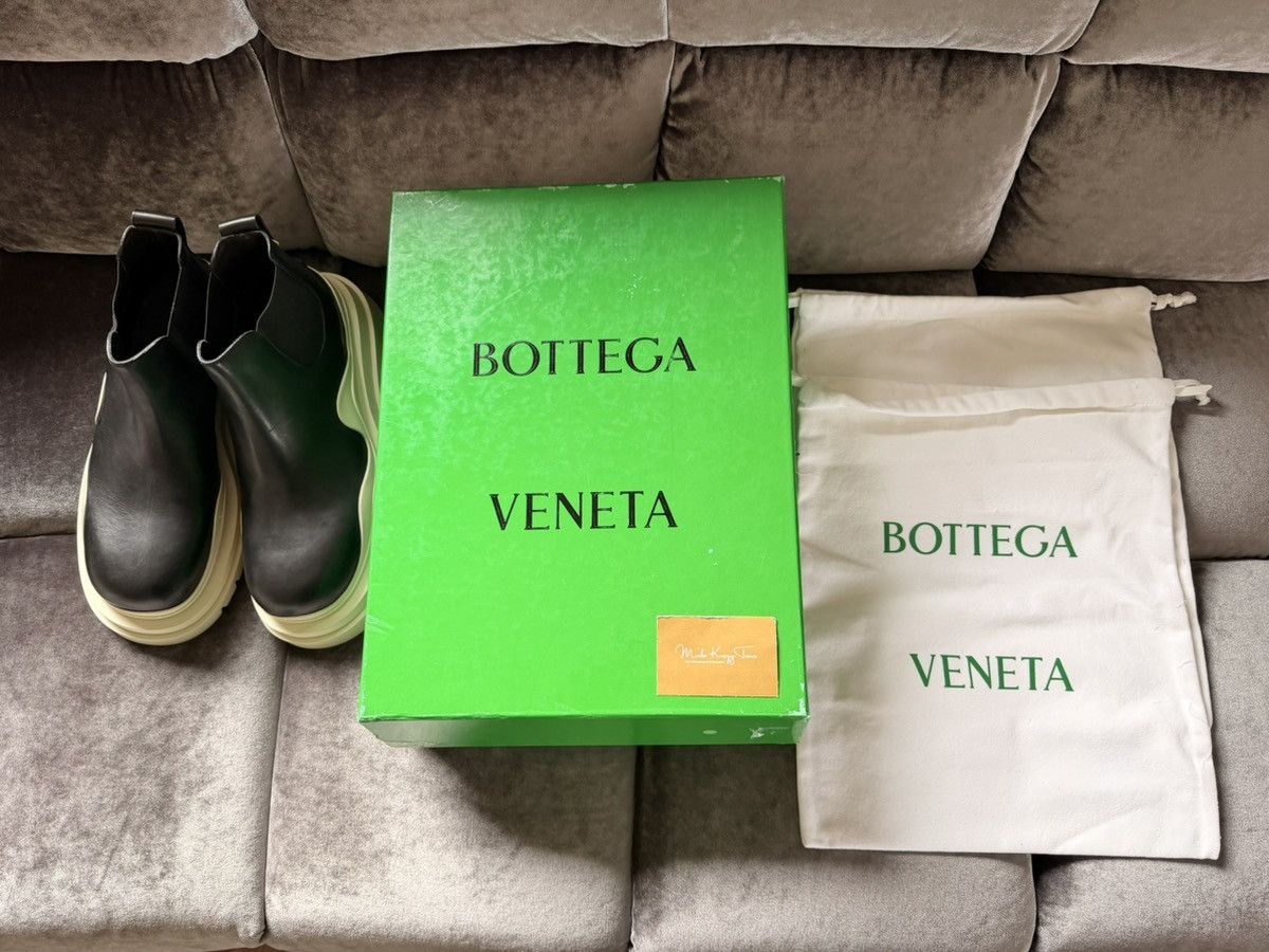 Bottega Veneta BNWT ! Rare $1100 Bottega Veneta Chelsea Leather Lug Boots Size US 11 / EU 44 - 4 Thumbnail