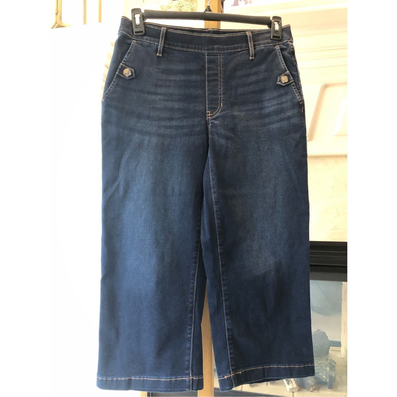 Croft & Barrow Croft & Barrow Women’s Blue Capri Style Blue Jeans Size S NW Size 27" / US 4 / IT 40 - 1 Thumbnail