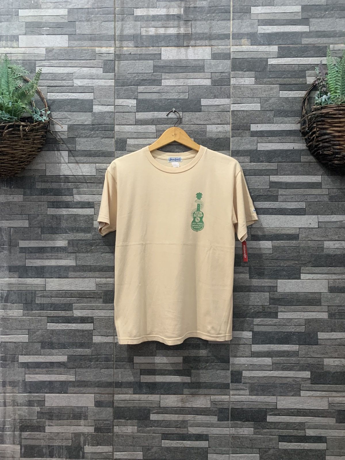 Sun Surf Vintage SUN SURF " ONE HUNDRED TIGERS " Size US M / EU 48-50 / 2 - 7 Thumbnail